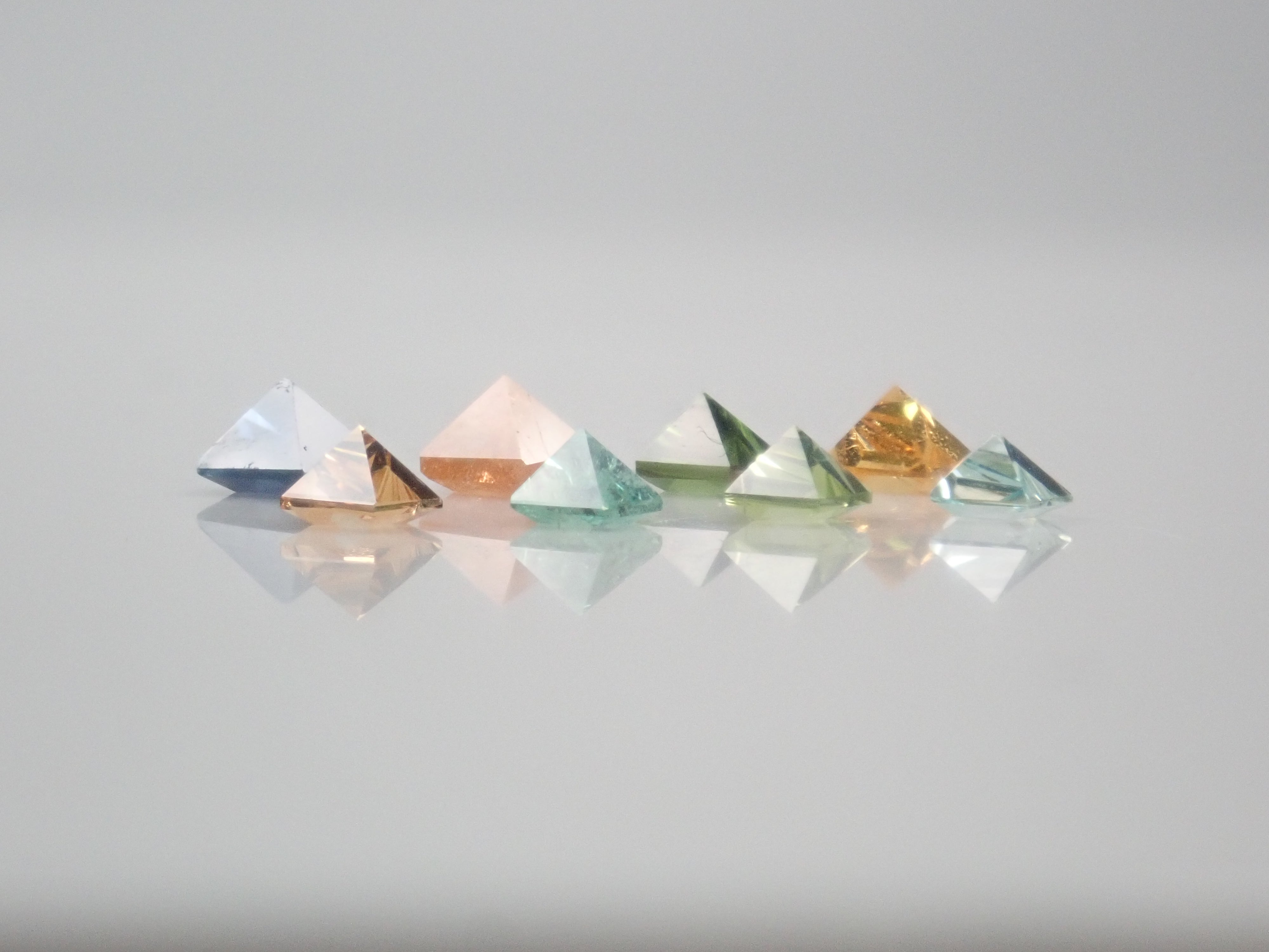 【9/6 22時販売】《限定8石》カイトカット1石ルース(イリュージョンサンストーン,サファイア,エメラルド,スペサルティンガーネットなど)《複数購入割引有》
