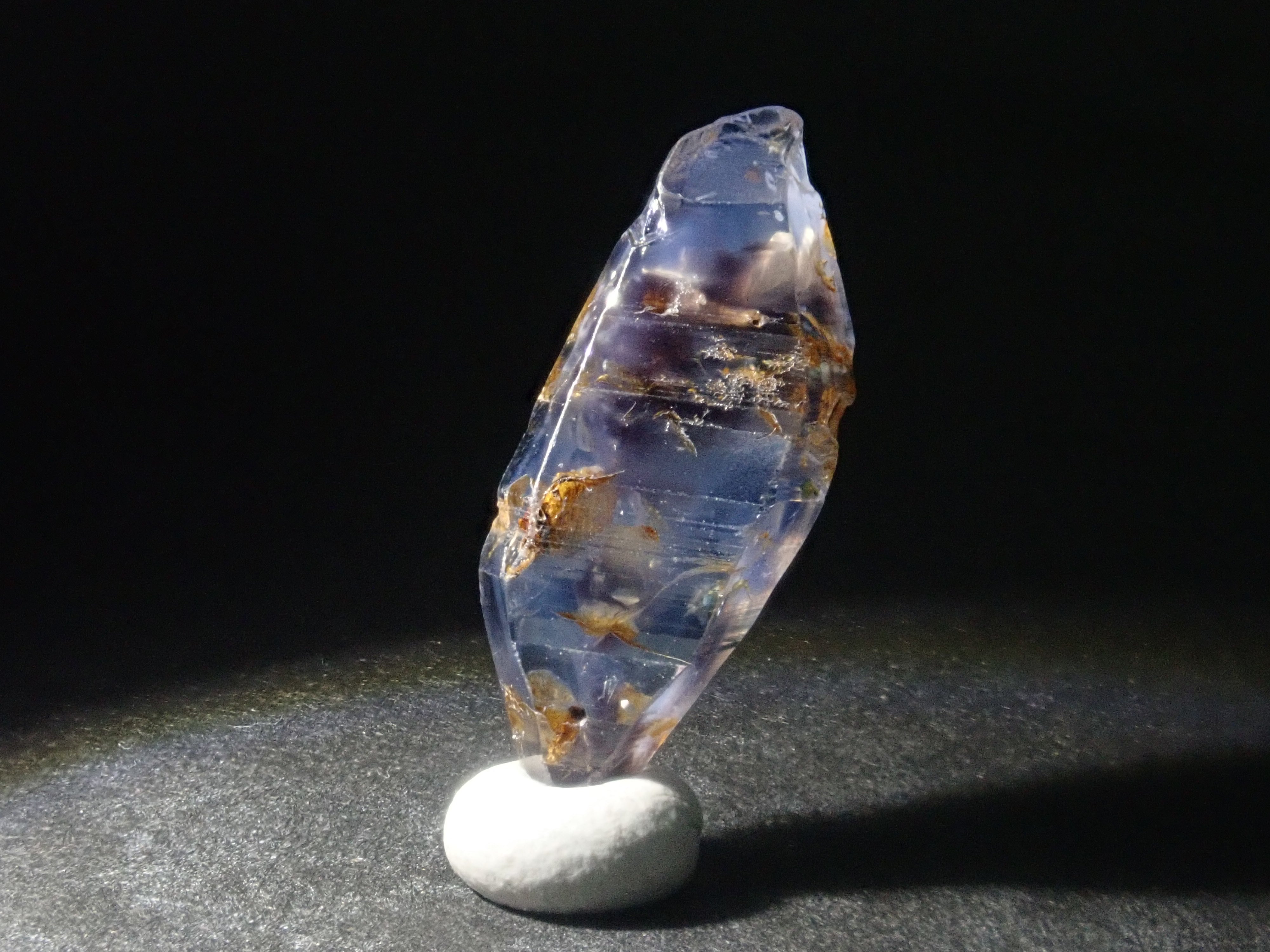 スリランカ産グラスボディ(サファイアクリスタル) 4.150ct原石