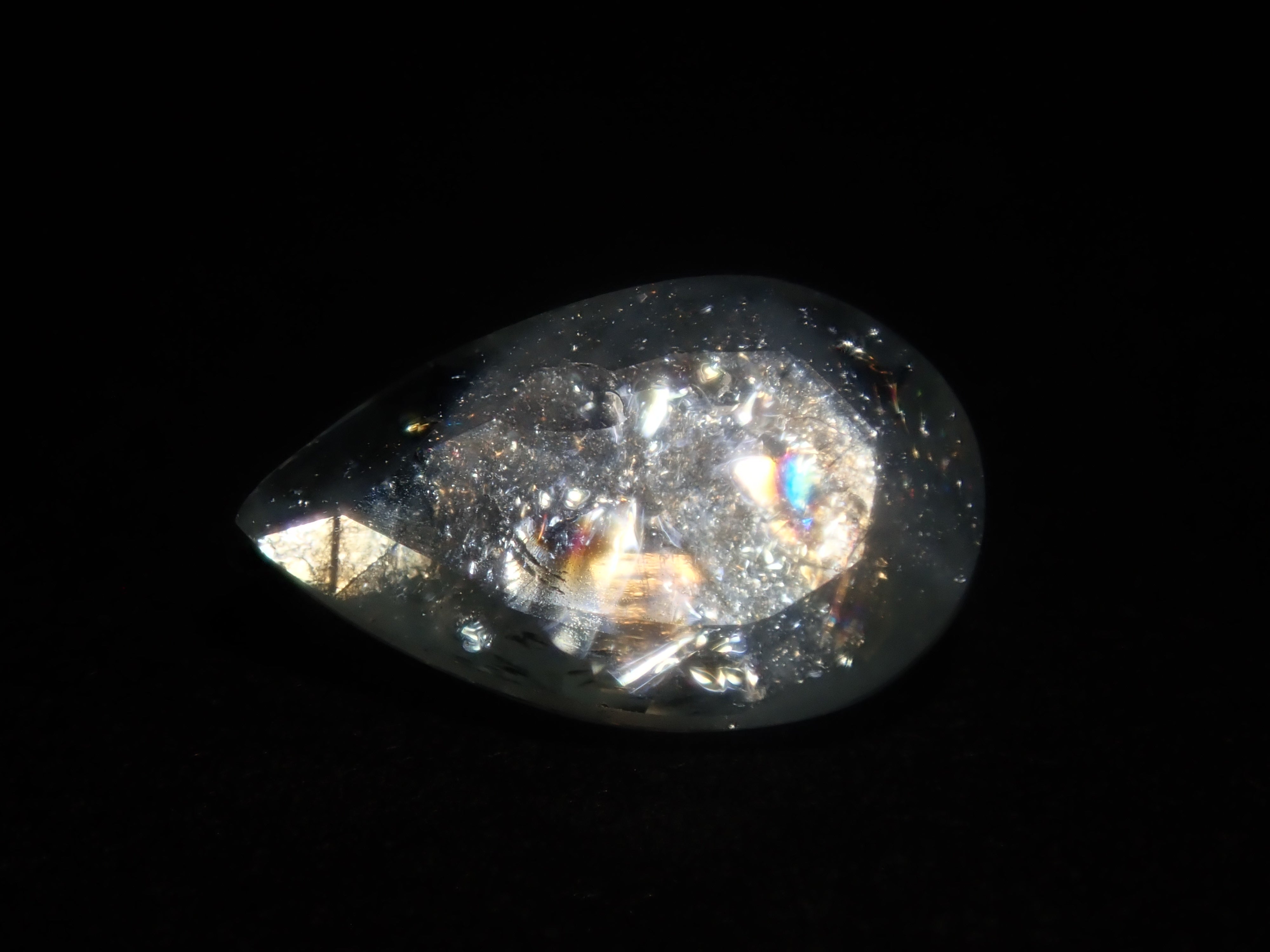 【8/23 22時販売】《限定8石》ブラジル産レインボーアクアマリン1石ルース(ペアシェイプ)《複数購入割引有》