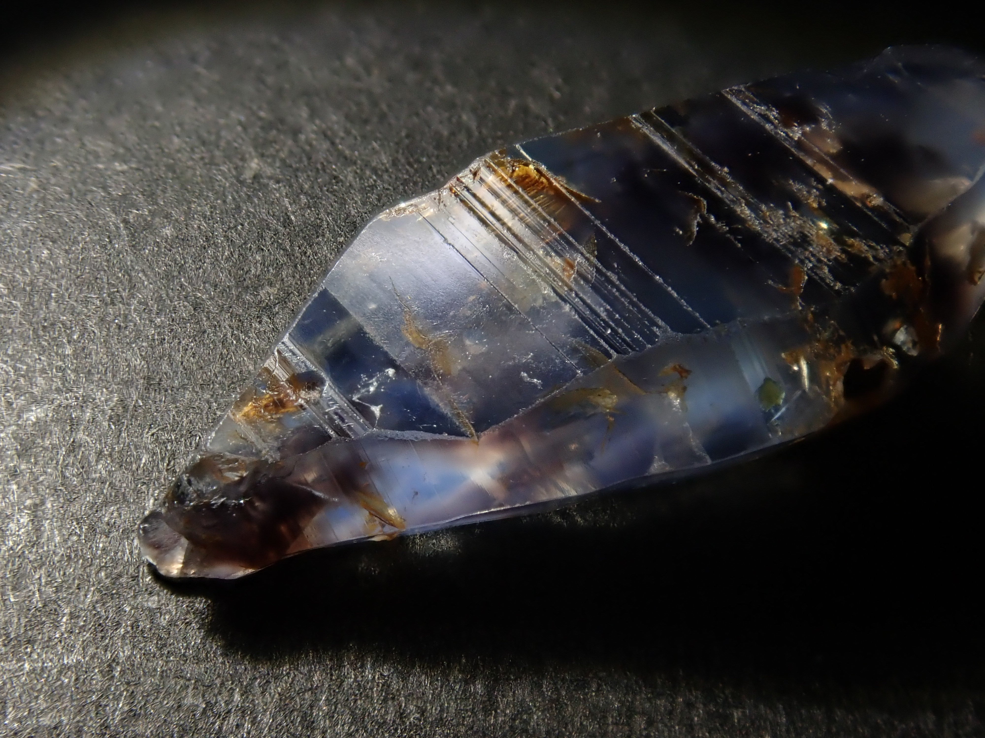 スリランカ産グラスボディ(サファイアクリスタル) 4.150ct原石