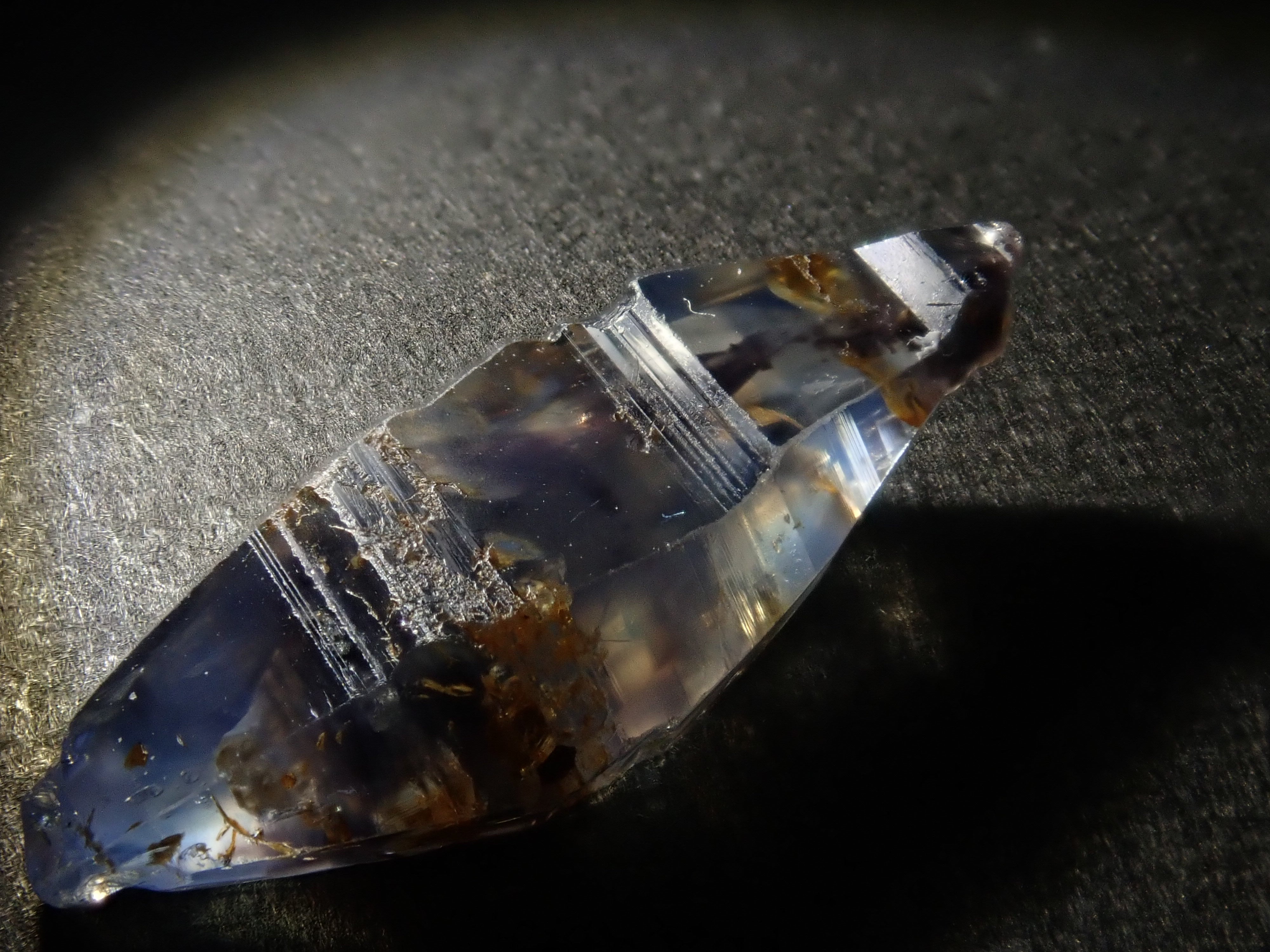 スリランカ産グラスボディ(サファイアクリスタル) 4.150ct原石