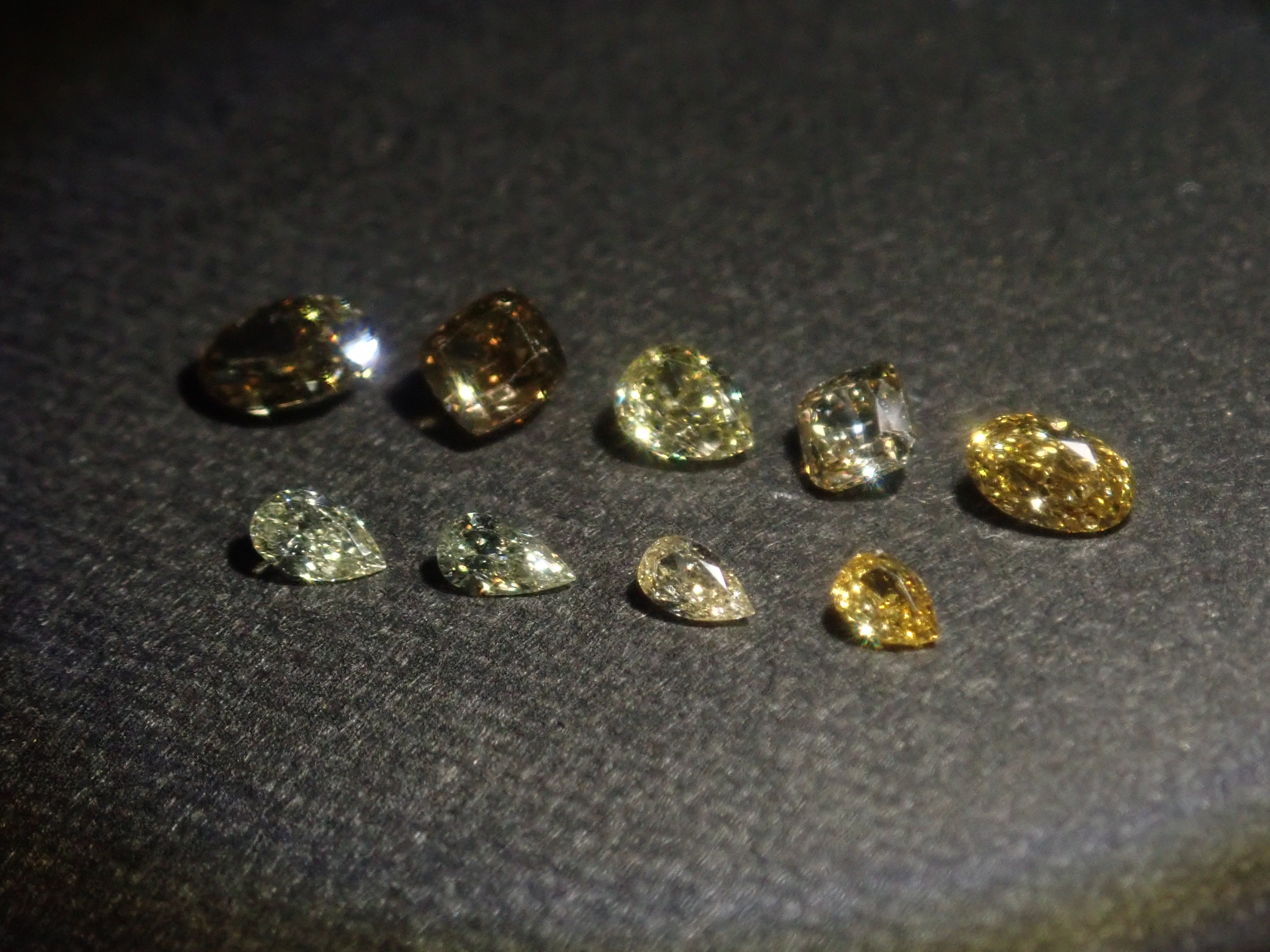 【3/1 22時販売】《限定10石》蛍光ダイヤモンドガチャ💎通常35,800円の3.2mmカメレオンダイヤなど含むガチャ(VS-SIクラス相当)《複数購入割引有》