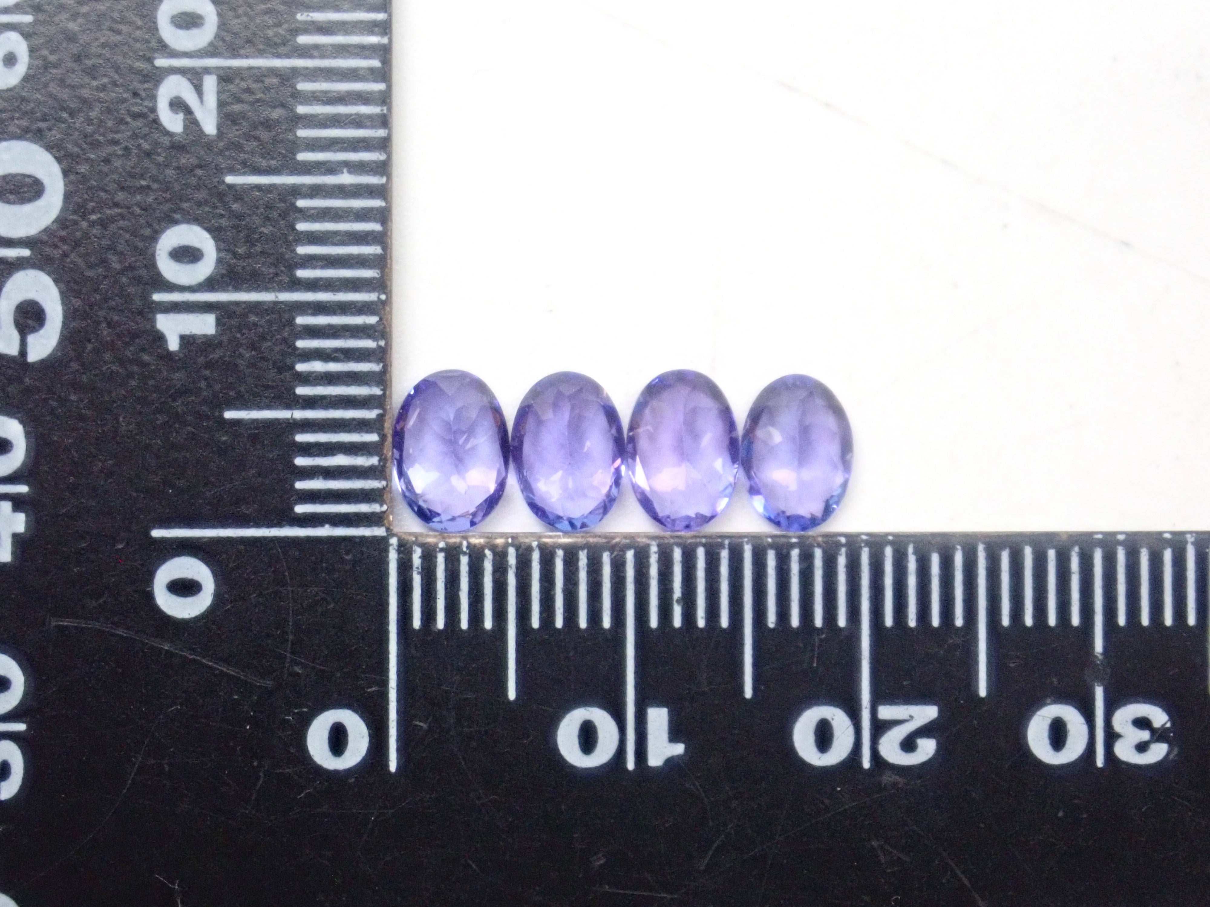 【10/3 22時販売】《限定9石》タンザニア産タンザナイト1石ルース(5×7mm,オーバルカット)《複数購入割引有》