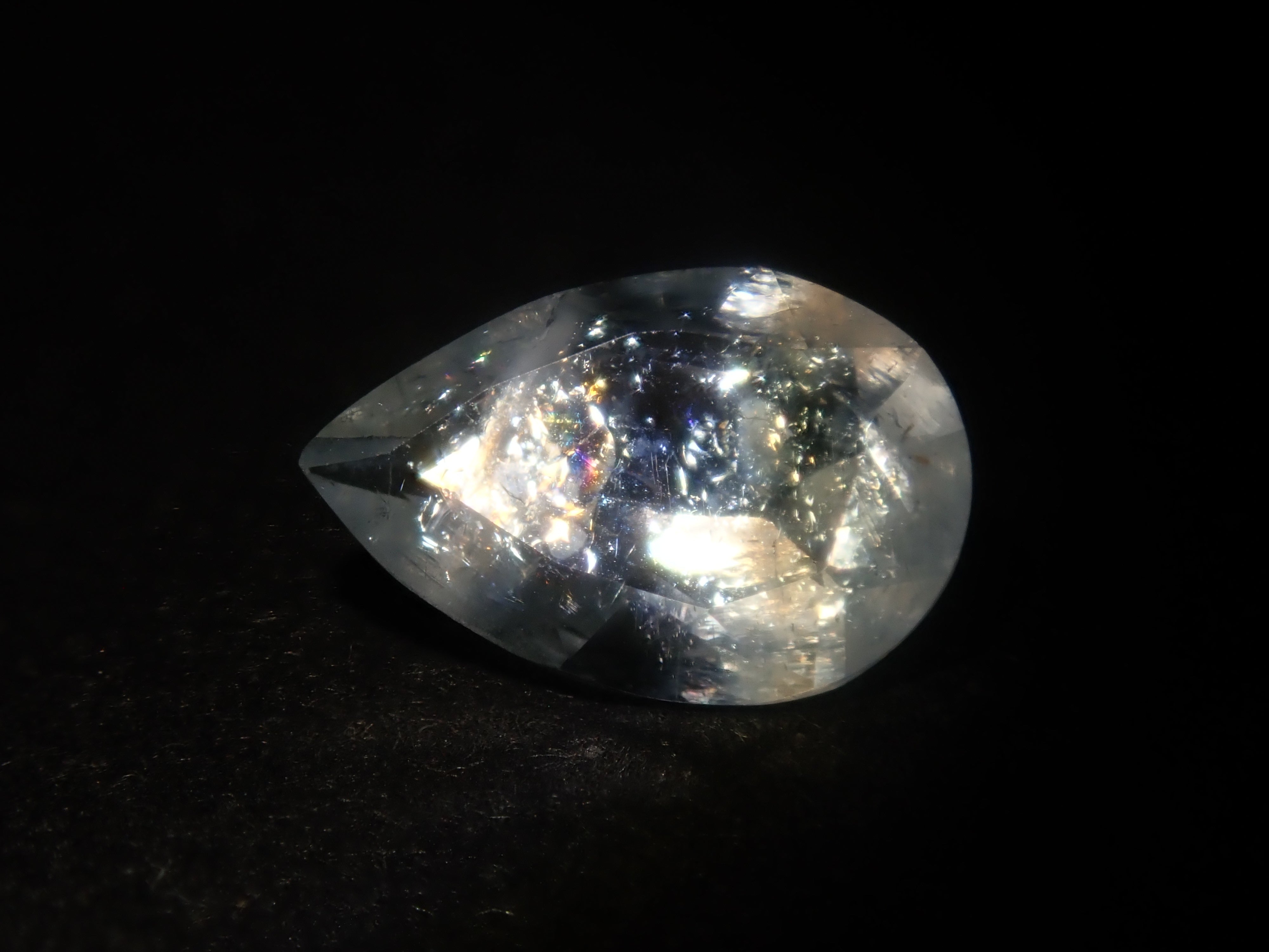 【8/23 22時販売】《限定8石》ブラジル産レインボーアクアマリン1石ルース(ペアシェイプ)《複数購入割引有》