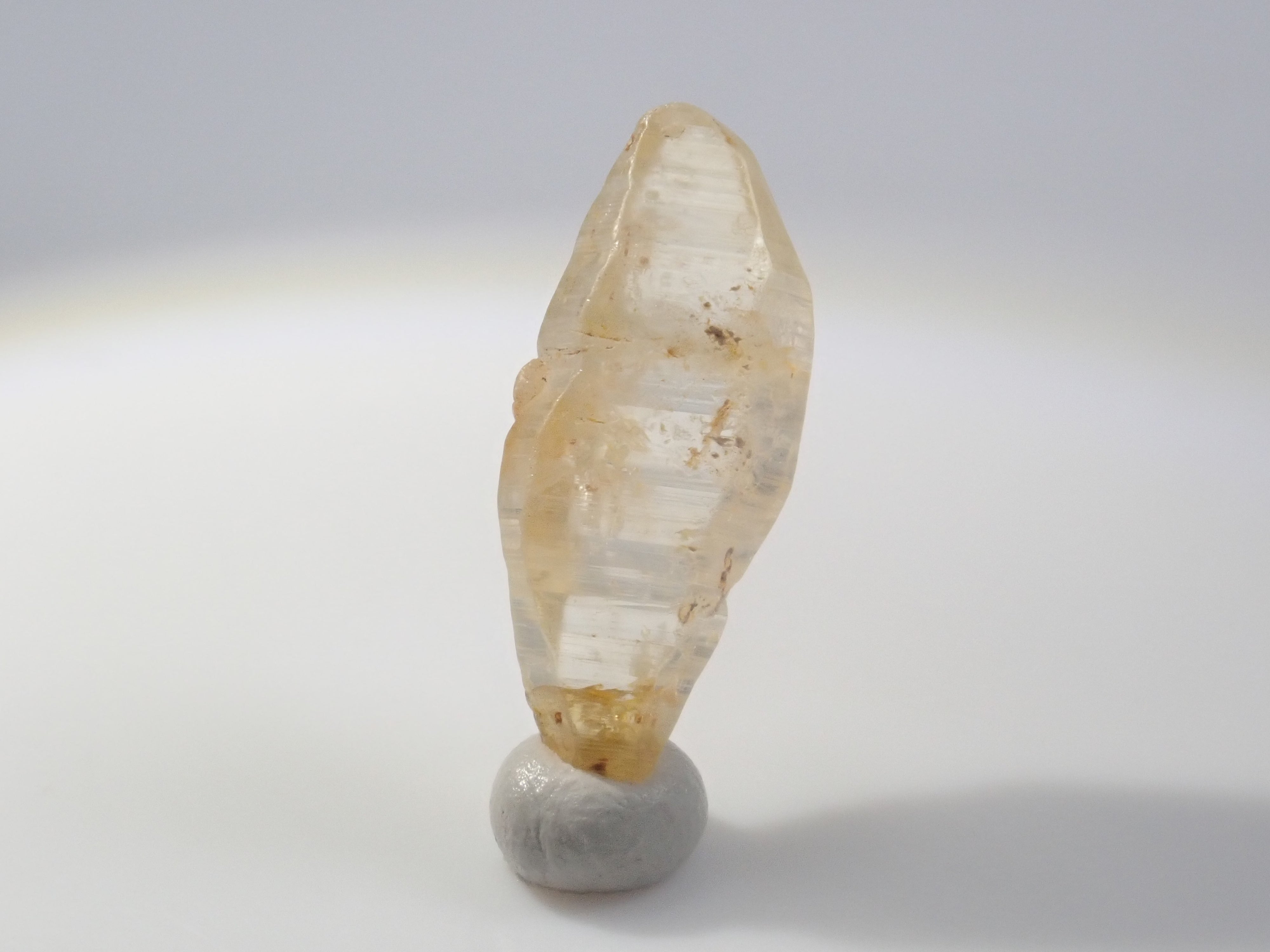 スリランカ産グラスボディ(サファイアクリスタル) 5.355ct原石