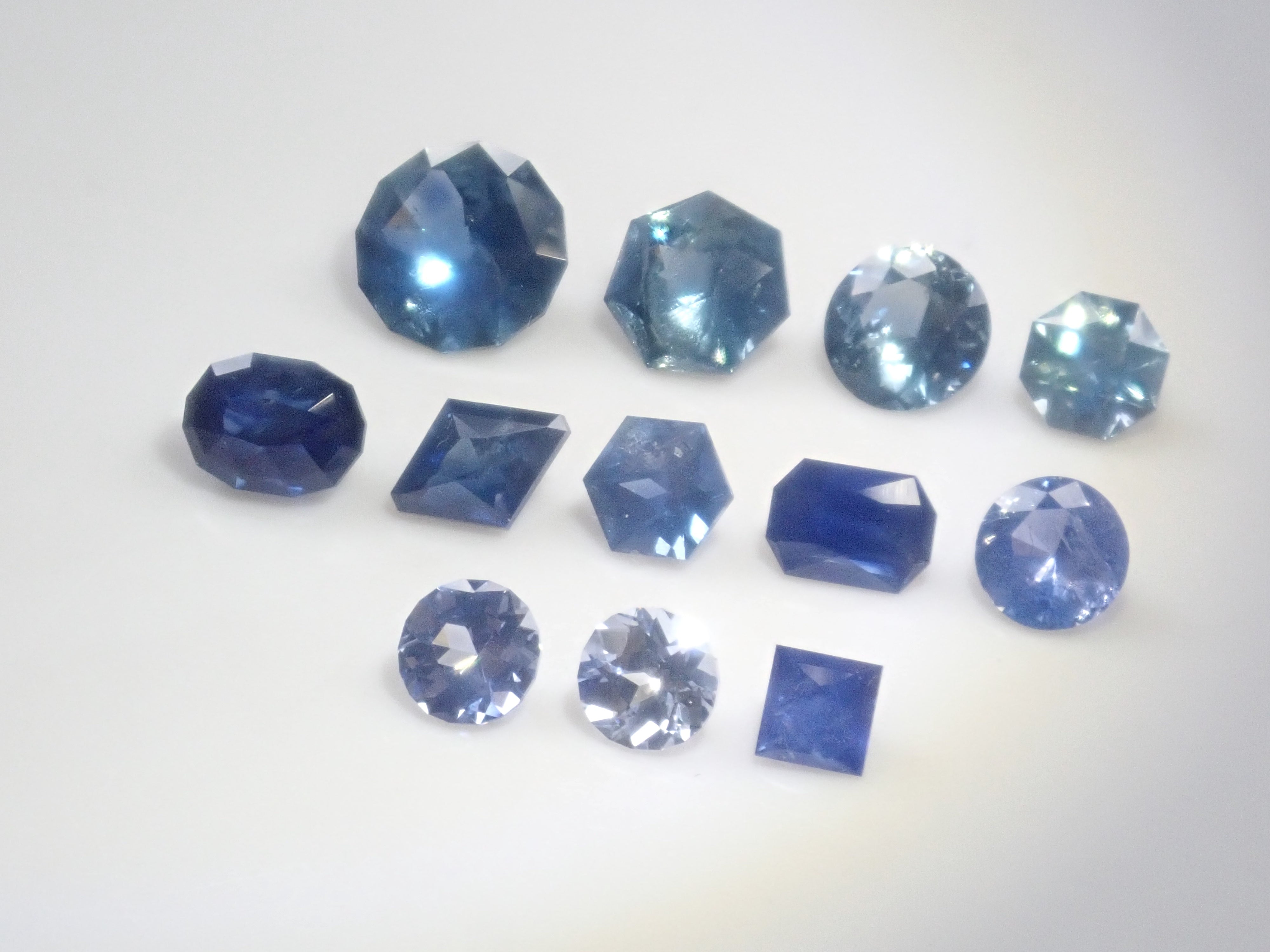 【1/24 22時販売】《限定16石》コーンフラワーブルーAIGS鑑別書付き、ロイヤルブルーサファイア鑑別書付きが当たる(さらに通常5,980円の美しいイエローサファイアのおまけ付き)💎ブルーサファイアガチャ《複数購入割引有》