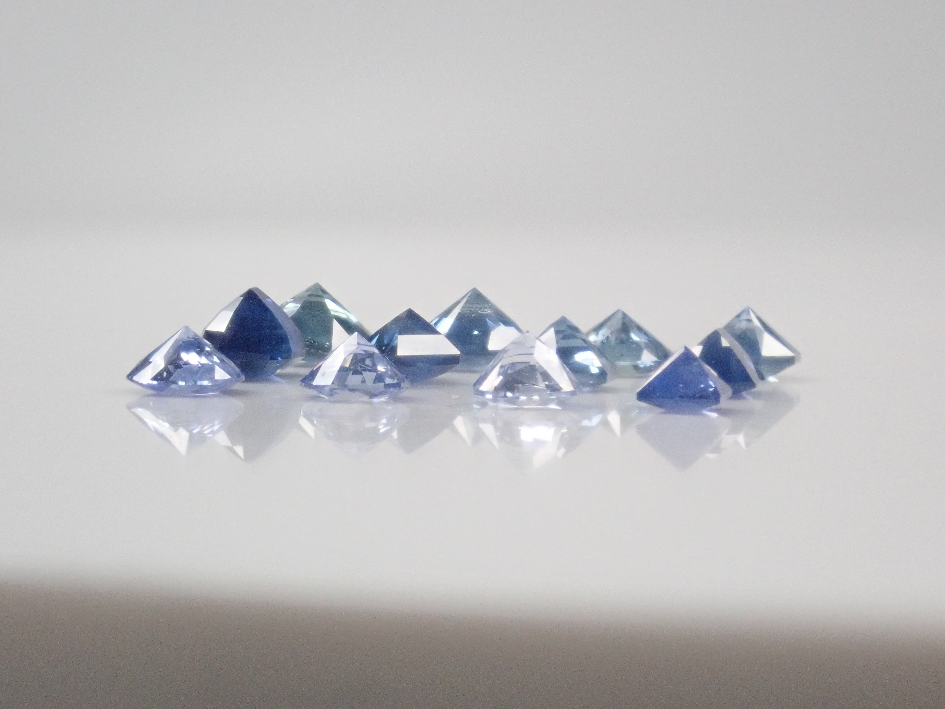 【1/24 22時販売】《限定16石》コーンフラワーブルーAIGS鑑別書付き、ロイヤルブルーサファイア鑑別書付きが当たる(さらに通常5,980円の美しいイエローサファイアのおまけ付き)💎ブルーサファイアガチャ《複数購入割引有》