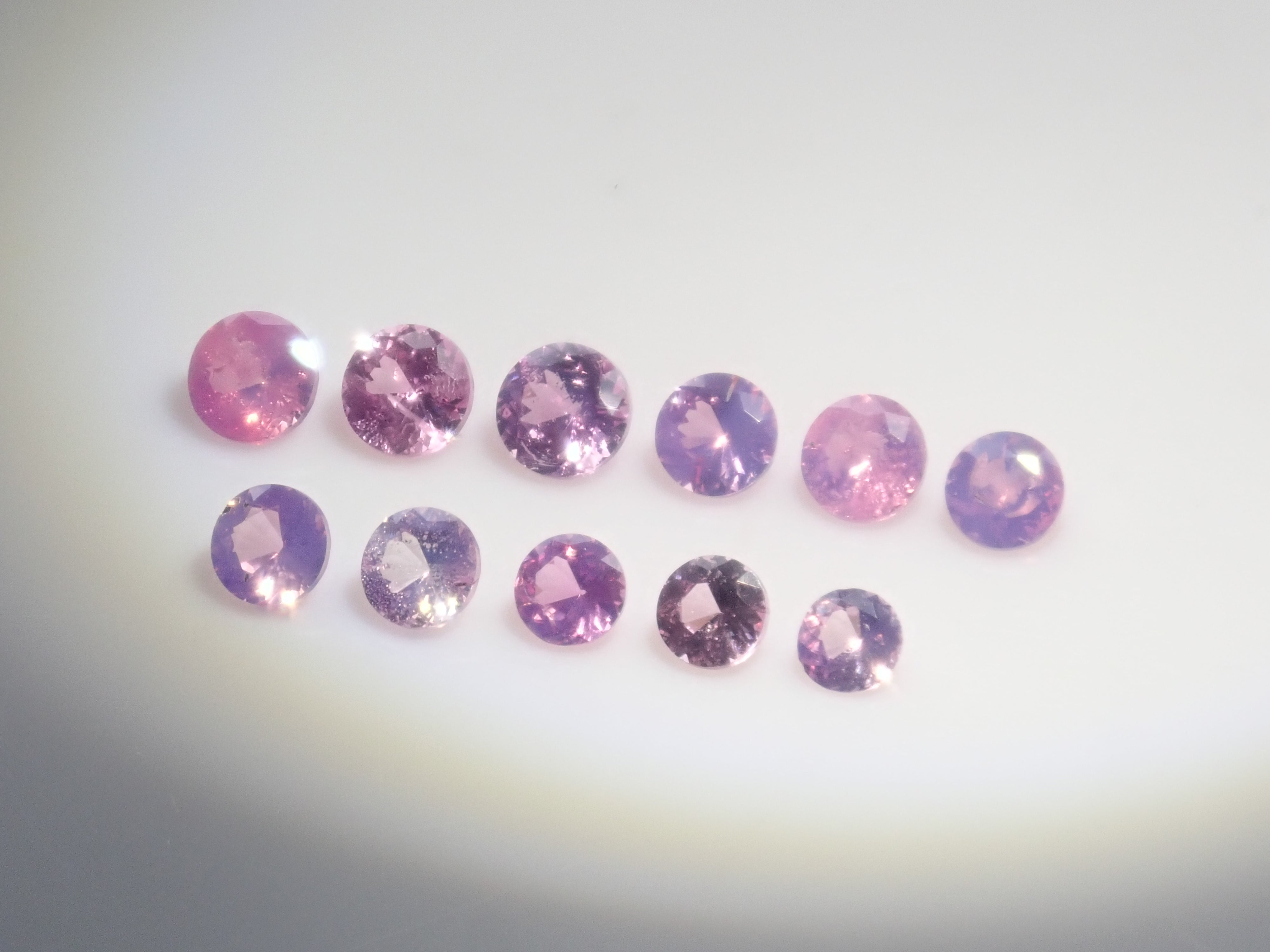 【9/15 22時販売】《限定11石》ベトナム産シルキーピンクサファイア1石ルース(2.0-2.5mm,インクル多め)《複数購入割引有》