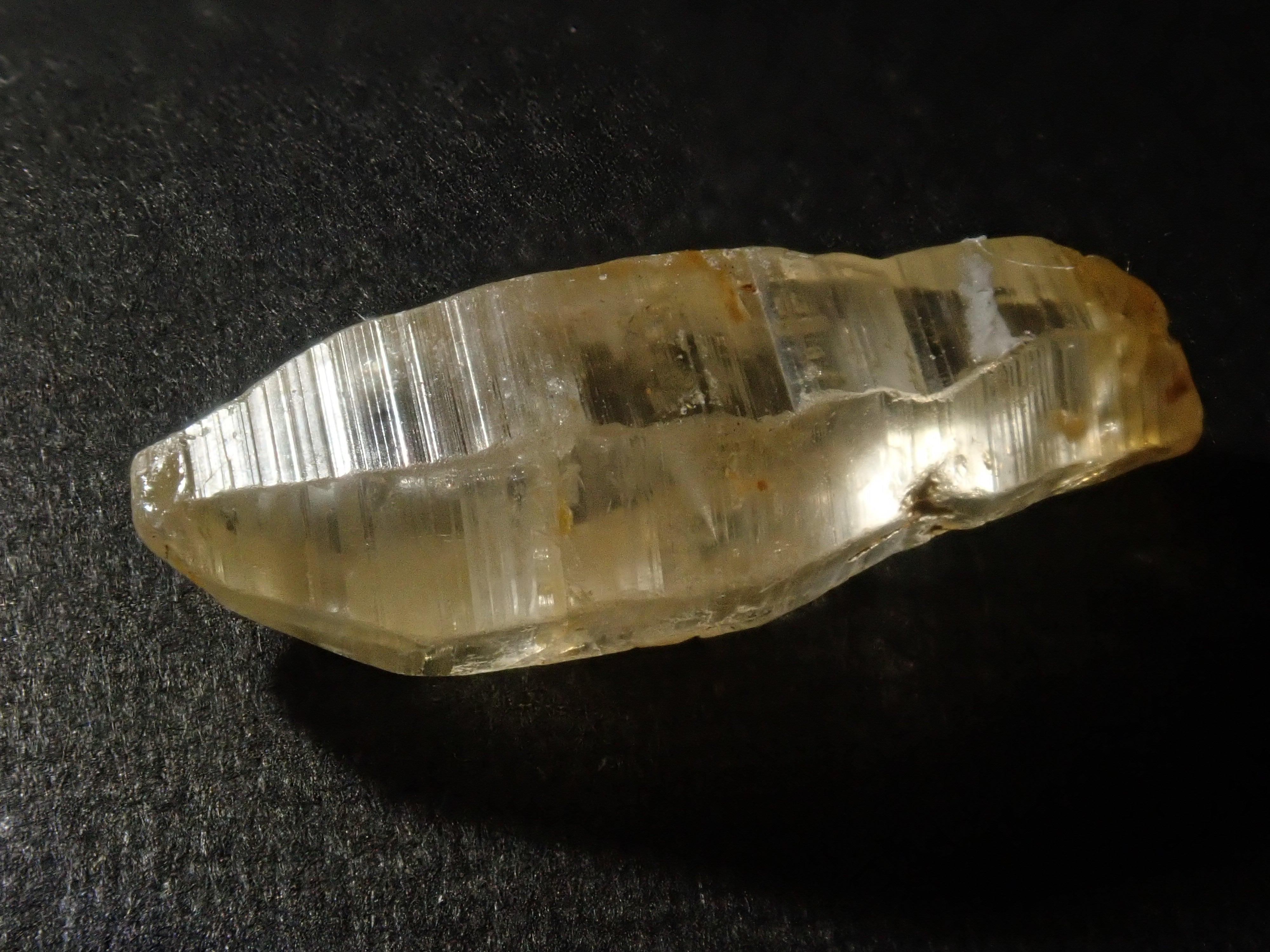 スリランカ産グラスボディ(サファイアクリスタル) 5.355ct原石