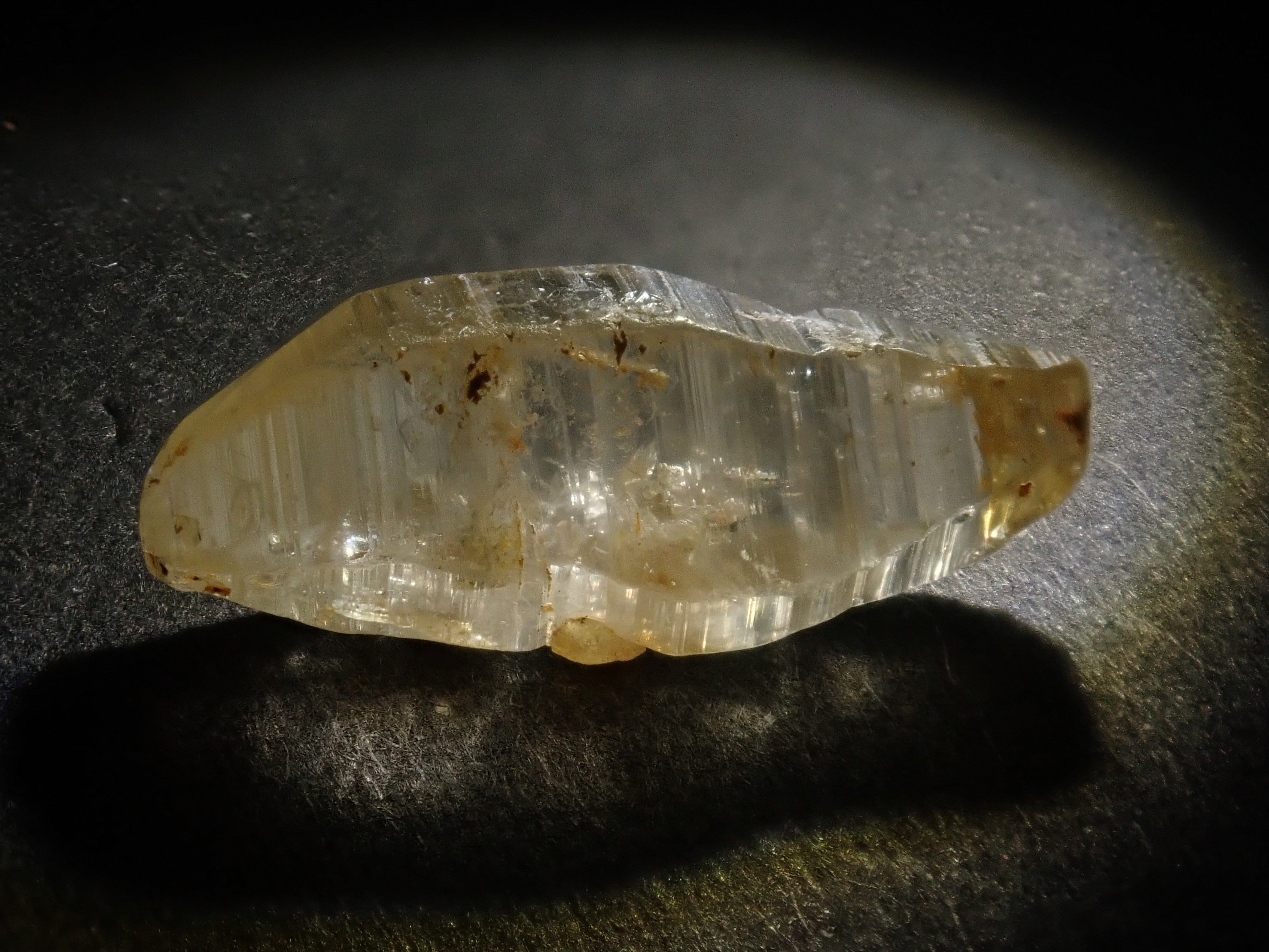 スリランカ産グラスボディ(サファイアクリスタル) 5.355ct原石