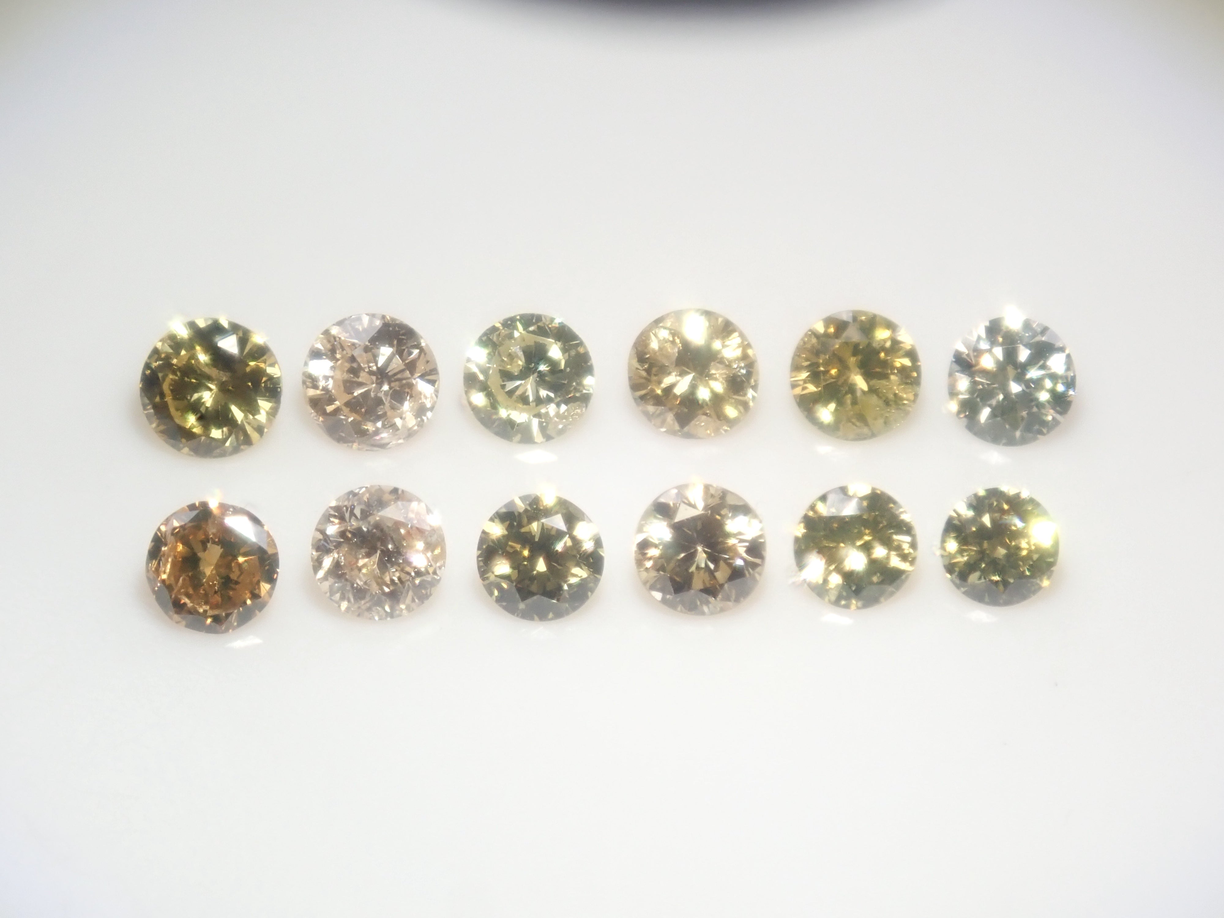 【7/26 22時販売】《限定16石》通常55,800円の0.706ct FANCY DEEP ORANGY YELLOW含むイエローダイヤガチャ《複数購入割引有》