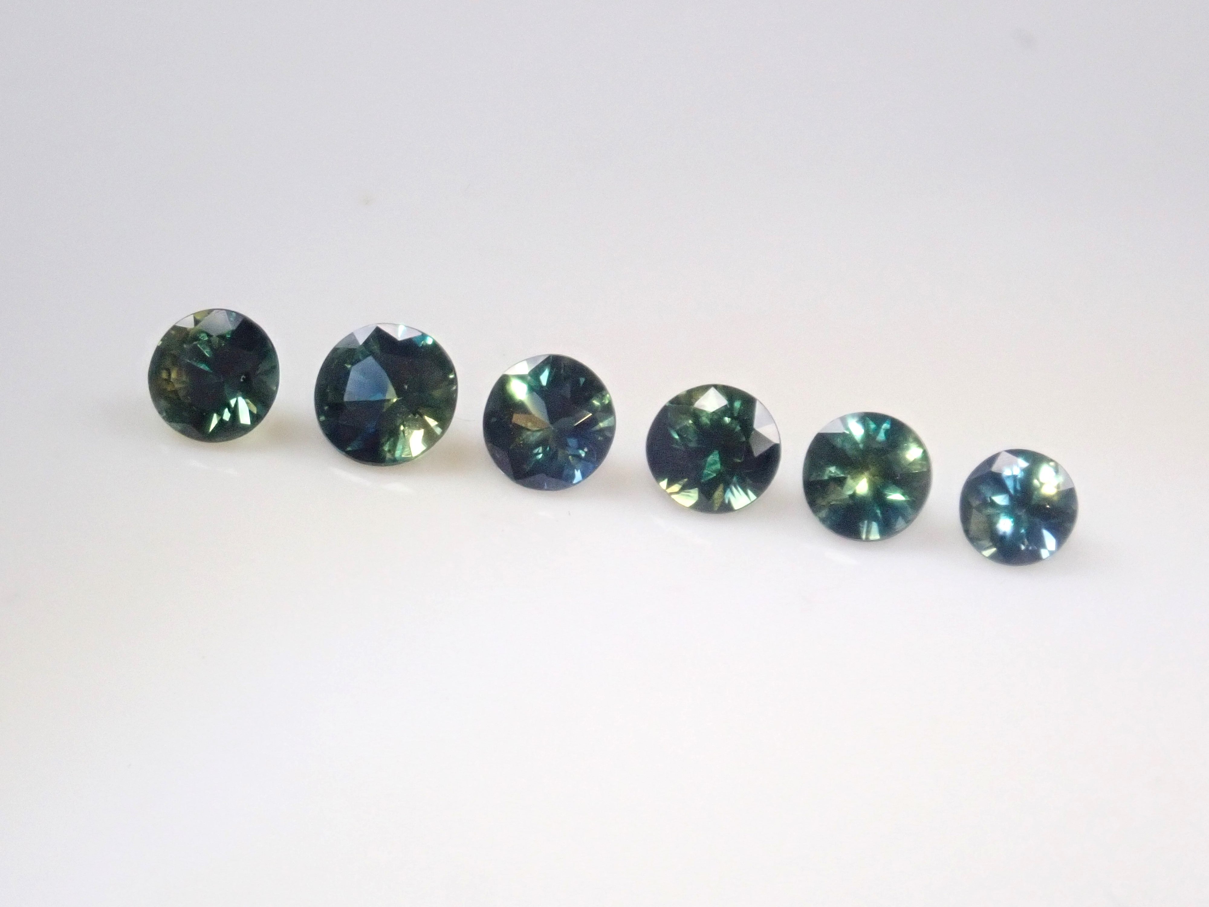 【限量6顆】藍寶石Gacha💎坦尚尼亞雙色藍寶石(含新月藍寶石,3-4mm)【多買有優惠】