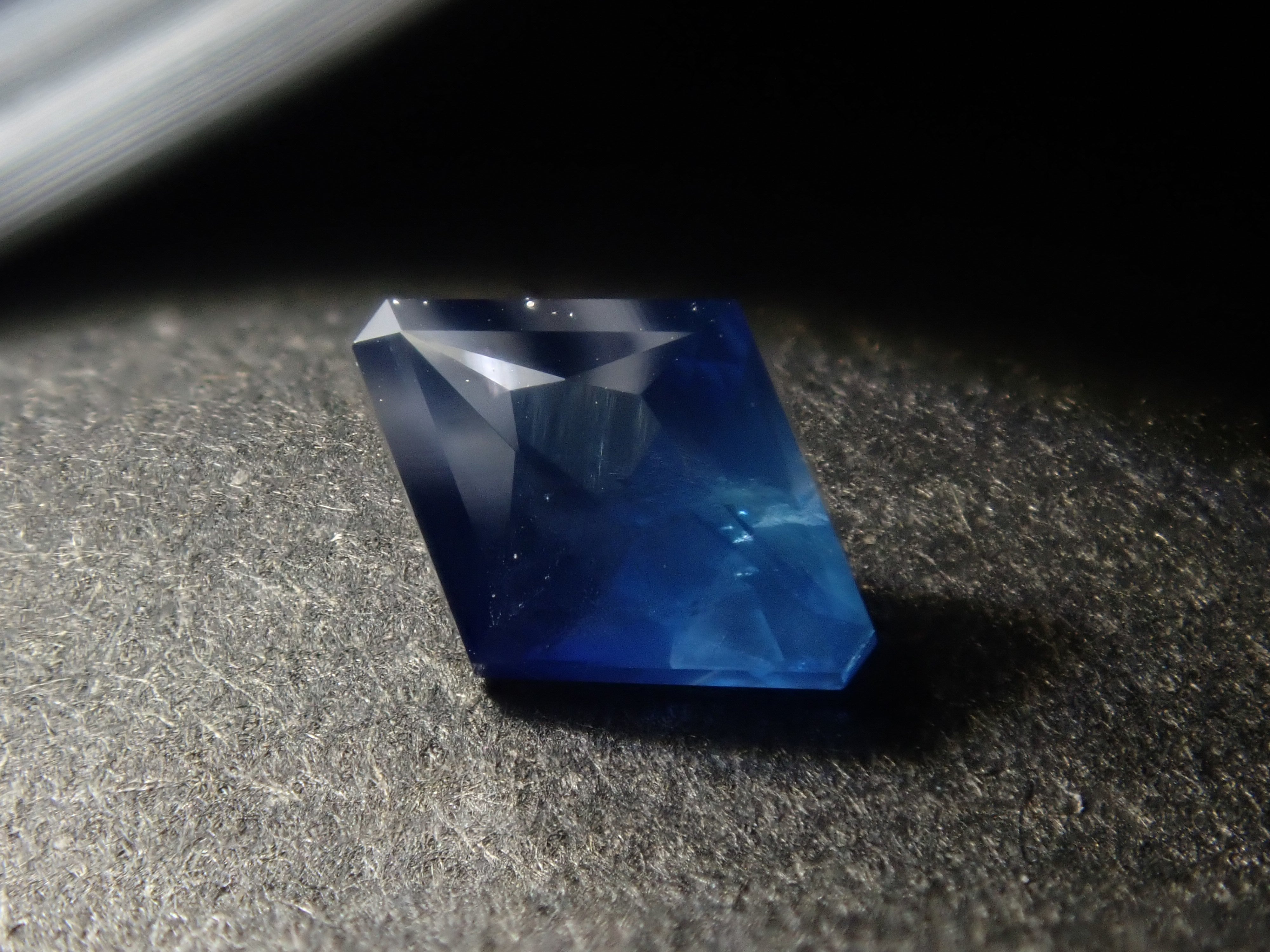 【1/24 22時販売】《限定16石》コーンフラワーブルーAIGS鑑別書付き、ロイヤルブルーサファイア鑑別書付きが当たる(さらに通常5,980円の美しいイエローサファイアのおまけ付き)💎ブルーサファイアガチャ《複数購入割引有》