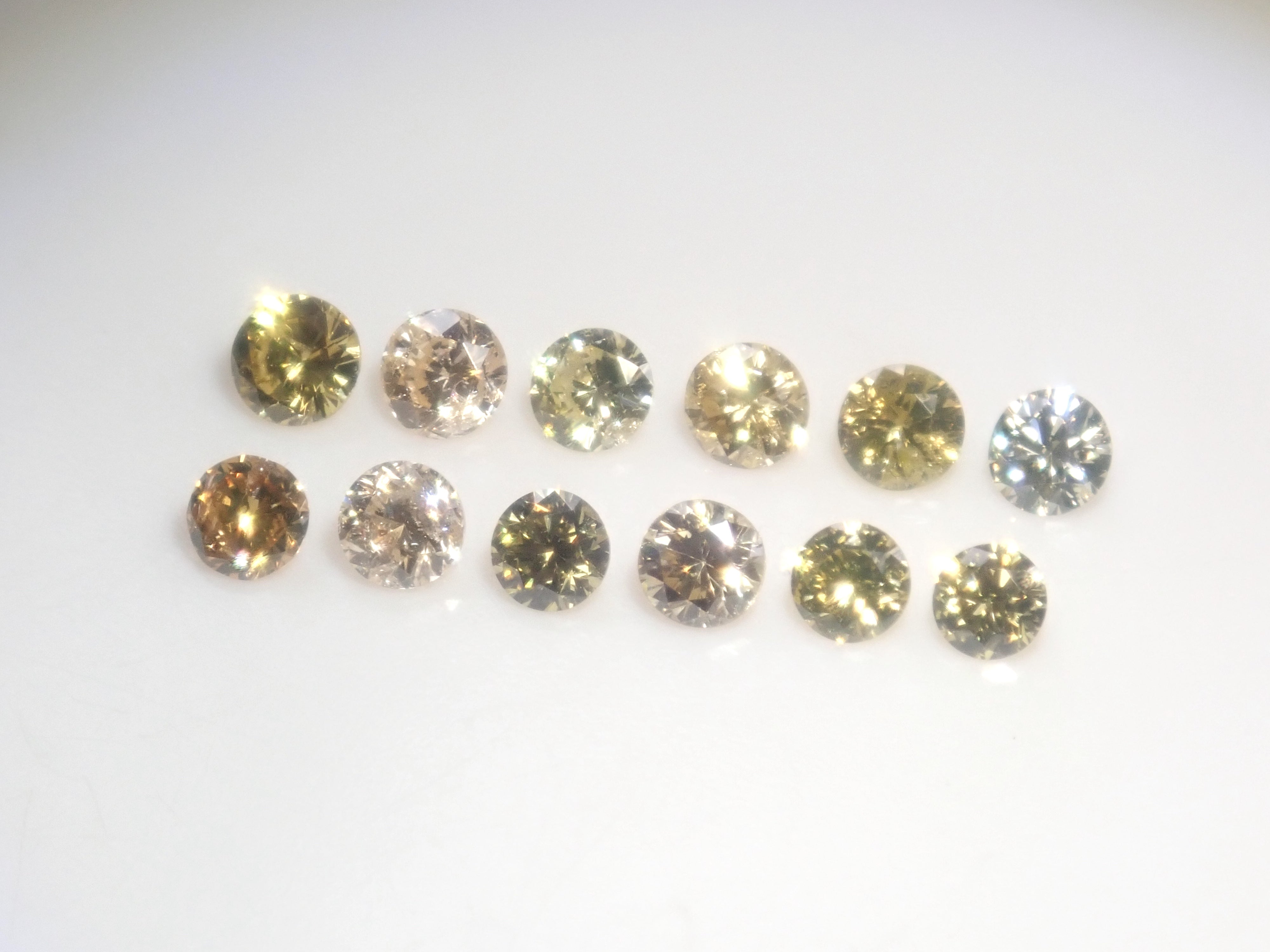 【7/26 22時販売】《限定16石》通常55,800円の0.706ct FANCY DEEP ORANGY YELLOW含むイエローダイヤガチャ《複数購入割引有》