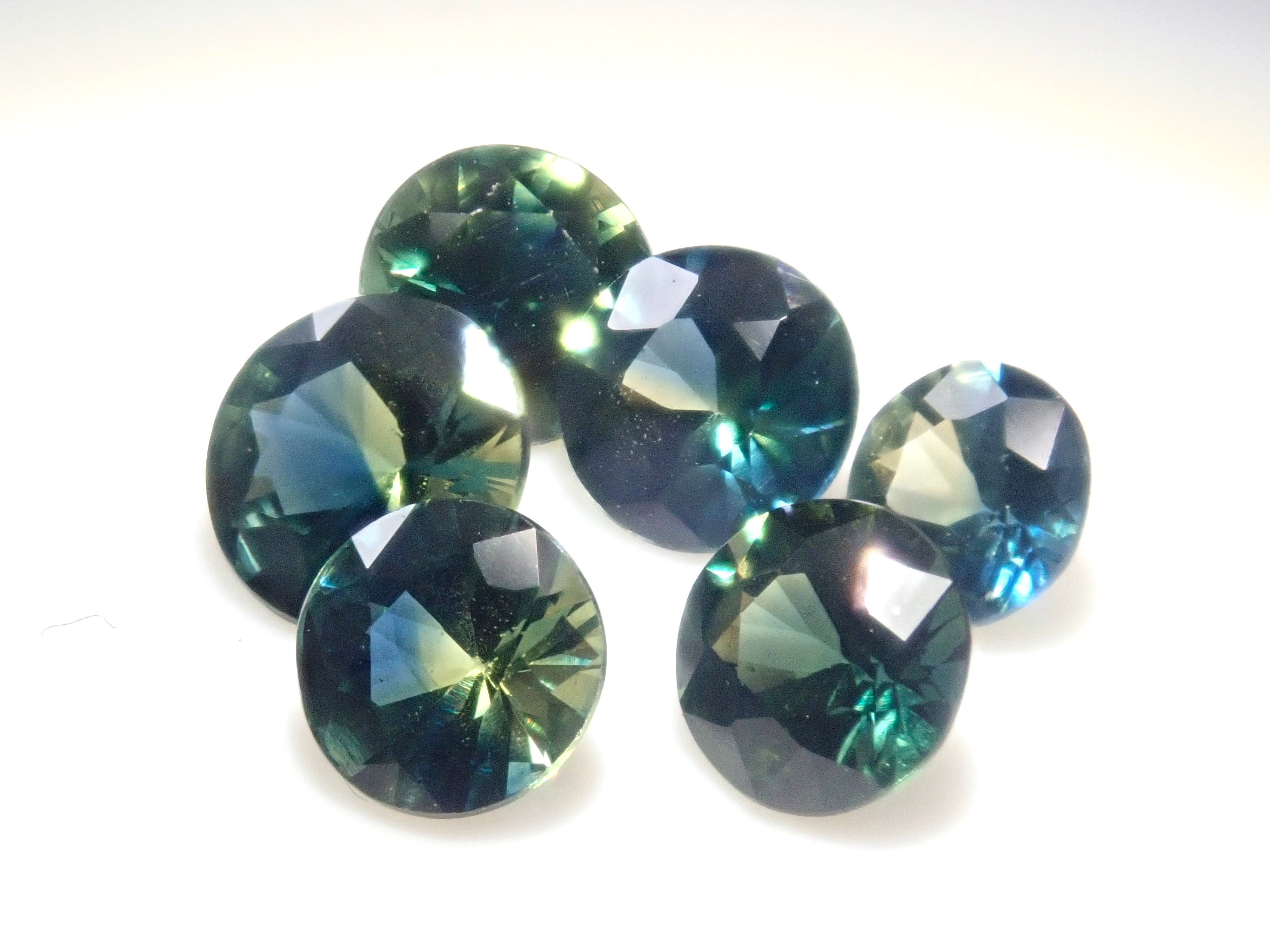 【限量6顆】藍寶石Gacha💎坦尚尼亞雙色藍寶石(含新月藍寶石,3-4mm)【多買有優惠】