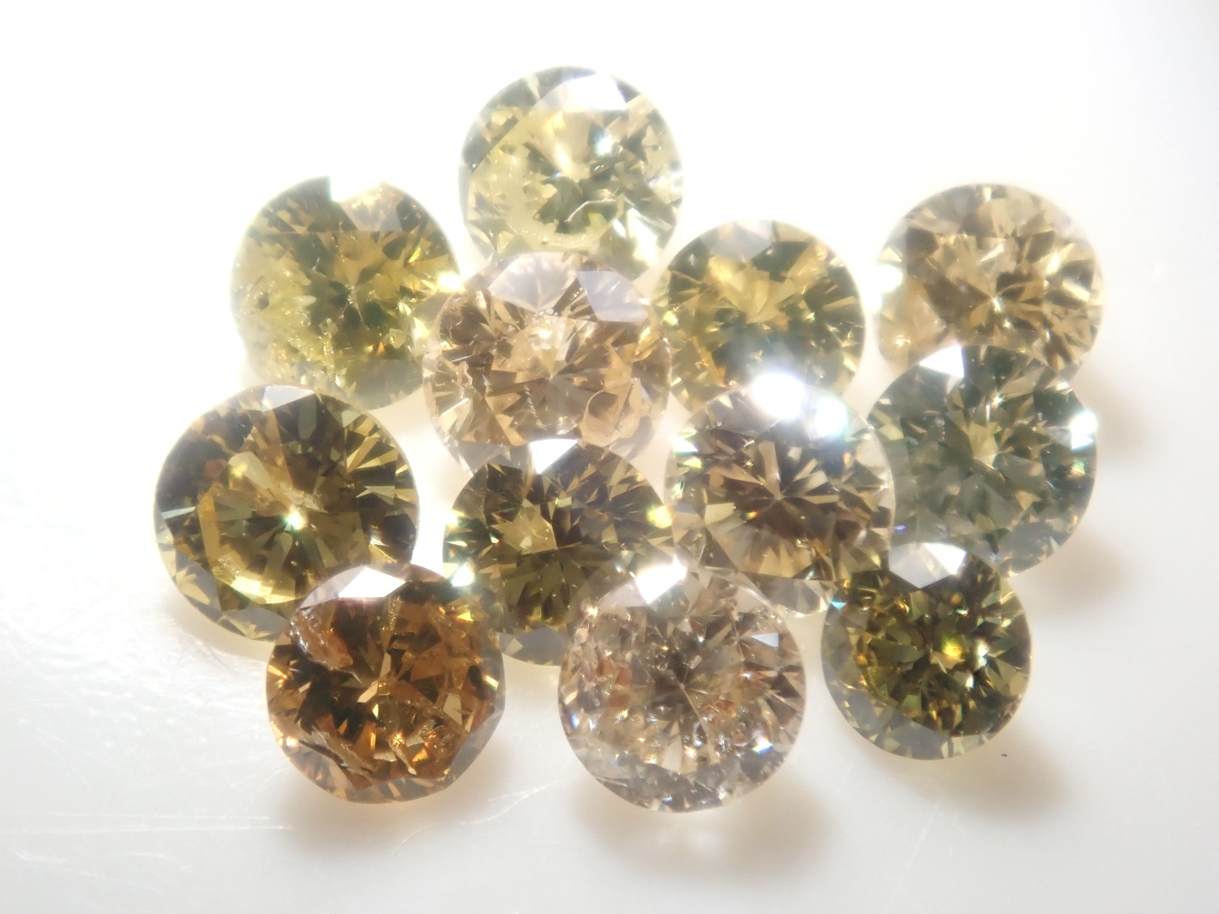 【7/26 22時販売】《限定16石》通常55,800円の0.706ct FANCY DEEP ORANGY YELLOW含むイエローダイヤガチャ《複数購入割引有》