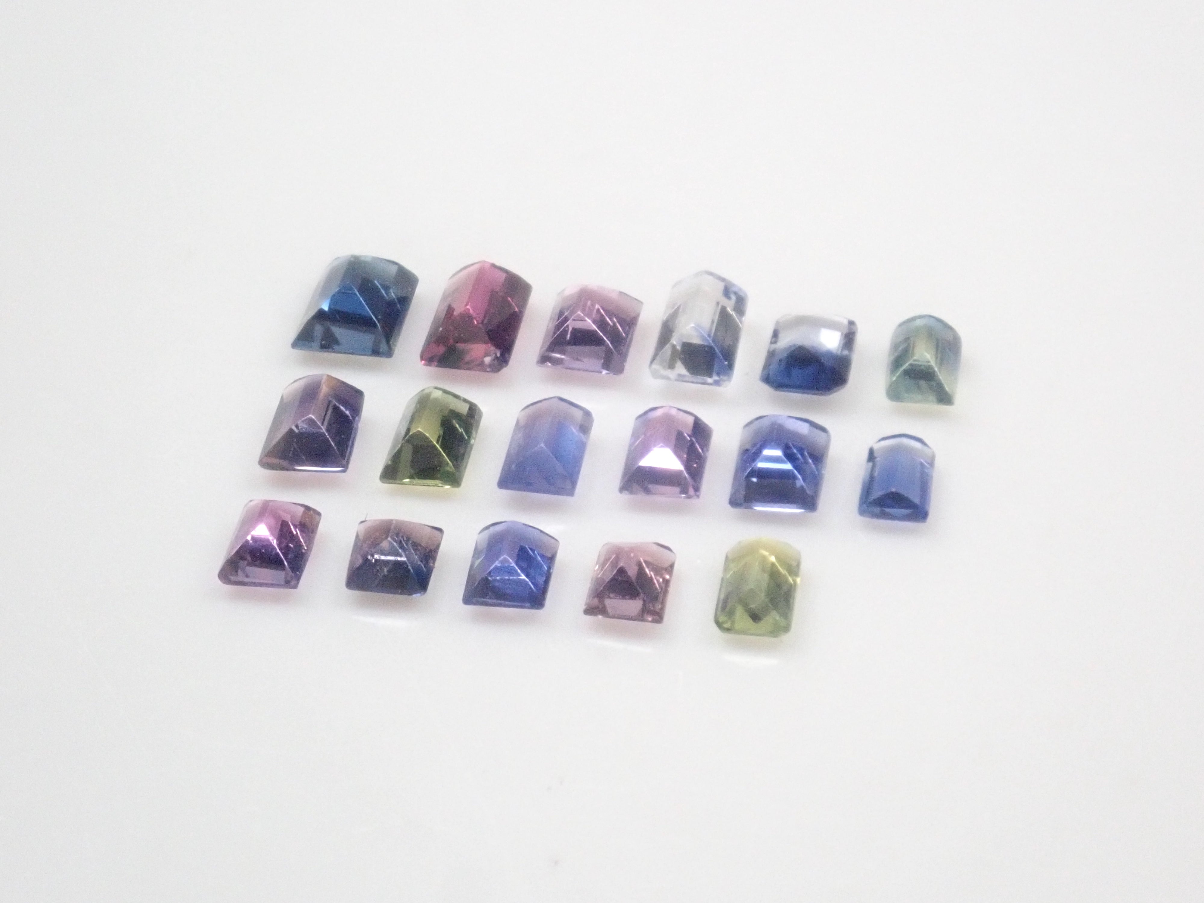 【10/4 22時販売】タンザニア産バイカラーサファイア1石ルース《複数購入割引有》
