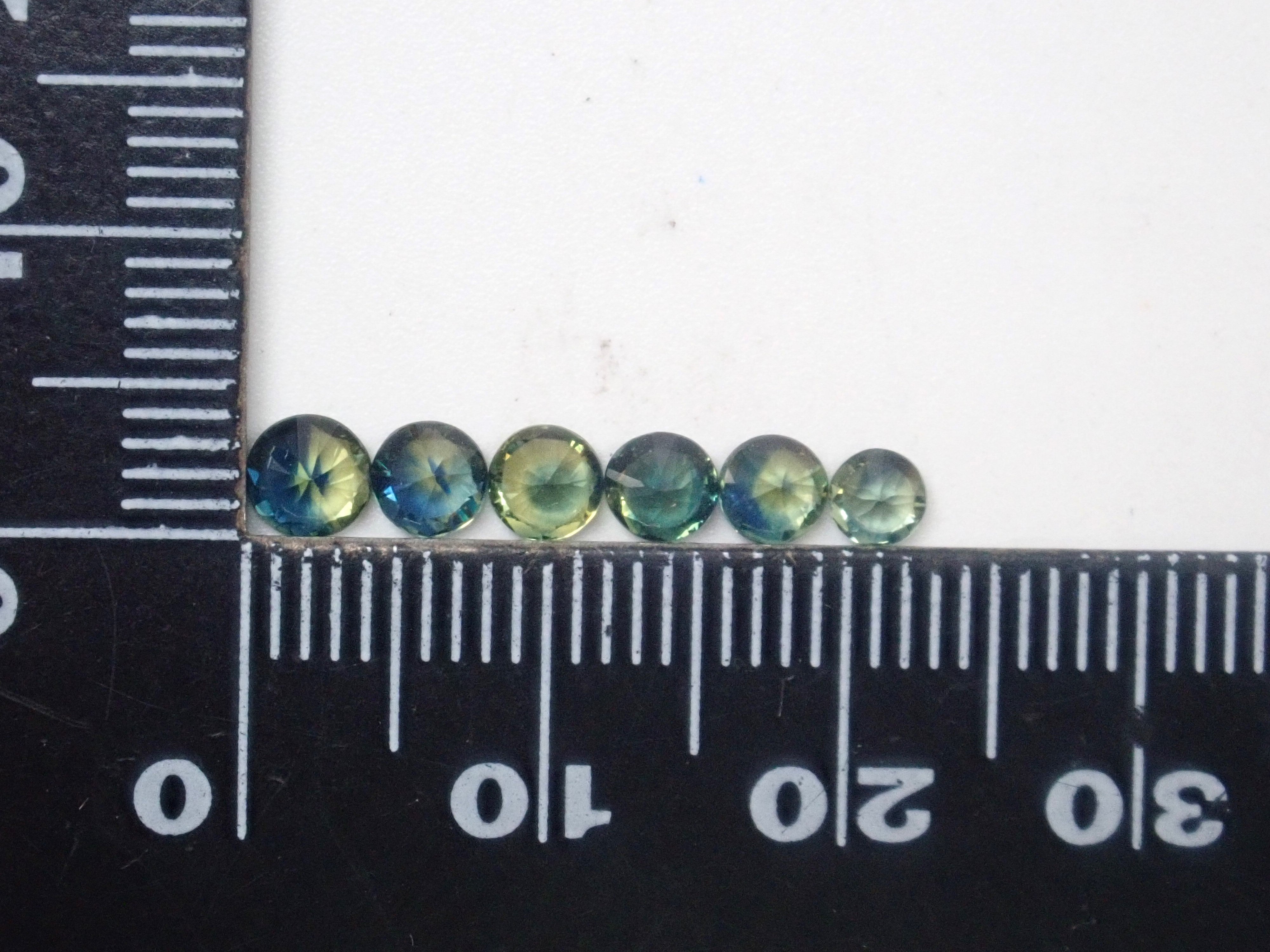 【限量6顆】藍寶石Gacha💎坦尚尼亞雙色藍寶石(含新月藍寶石,3-4mm)【多買有優惠】
