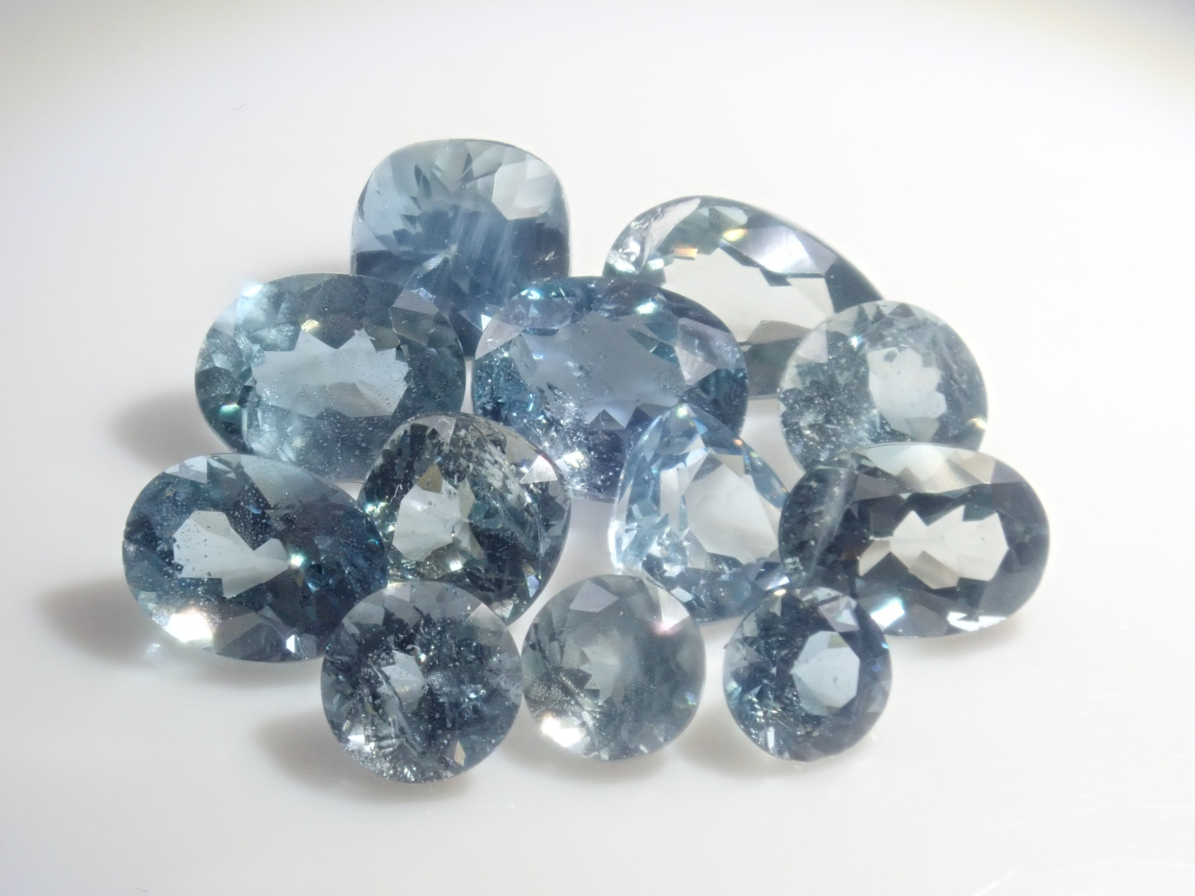 限量 15 顆寶石 磷灰石 Gacha💎 津巴布韋磷灰石、紫色磷灰石等 1 顆散石(有瑕疵) 可享多次購買折扣
