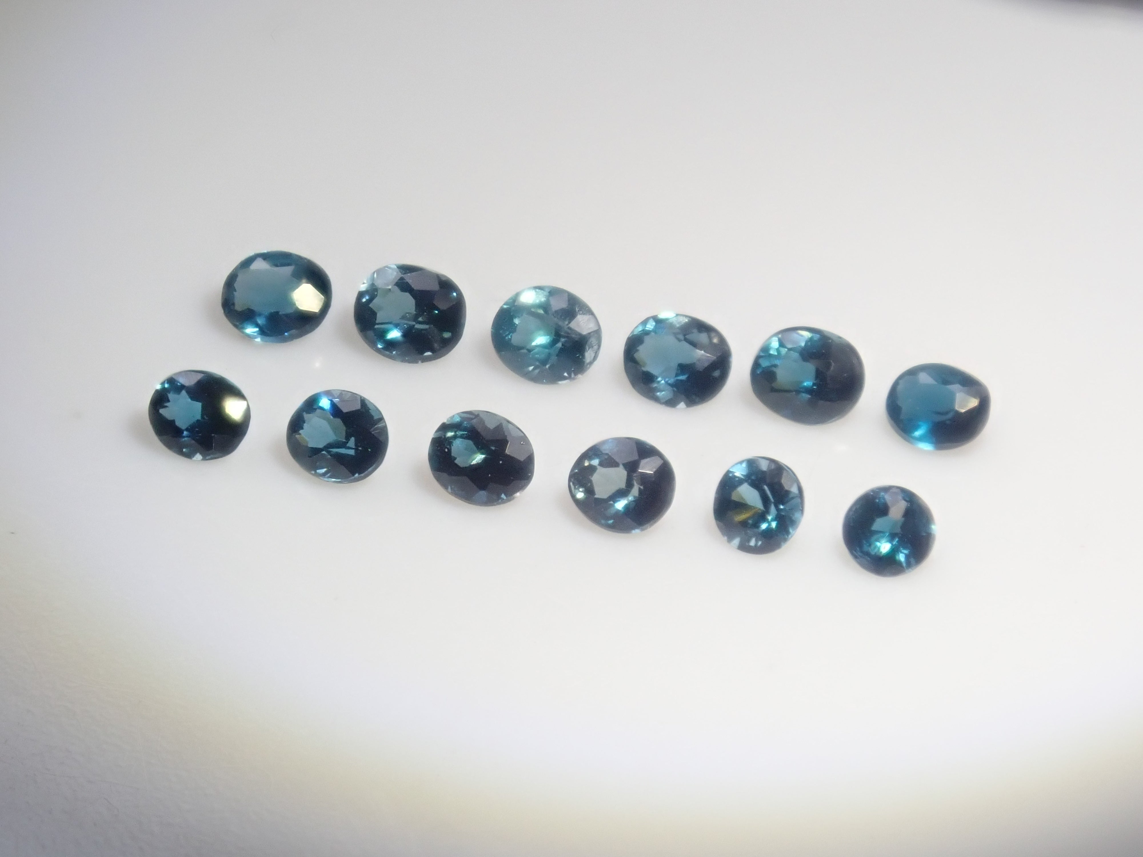 【8/24 22時販売】《限定12石》マダガスカル産サファリン1石ルース(平均0.035ct,全石鑑別書付き))《複数購入割引有》