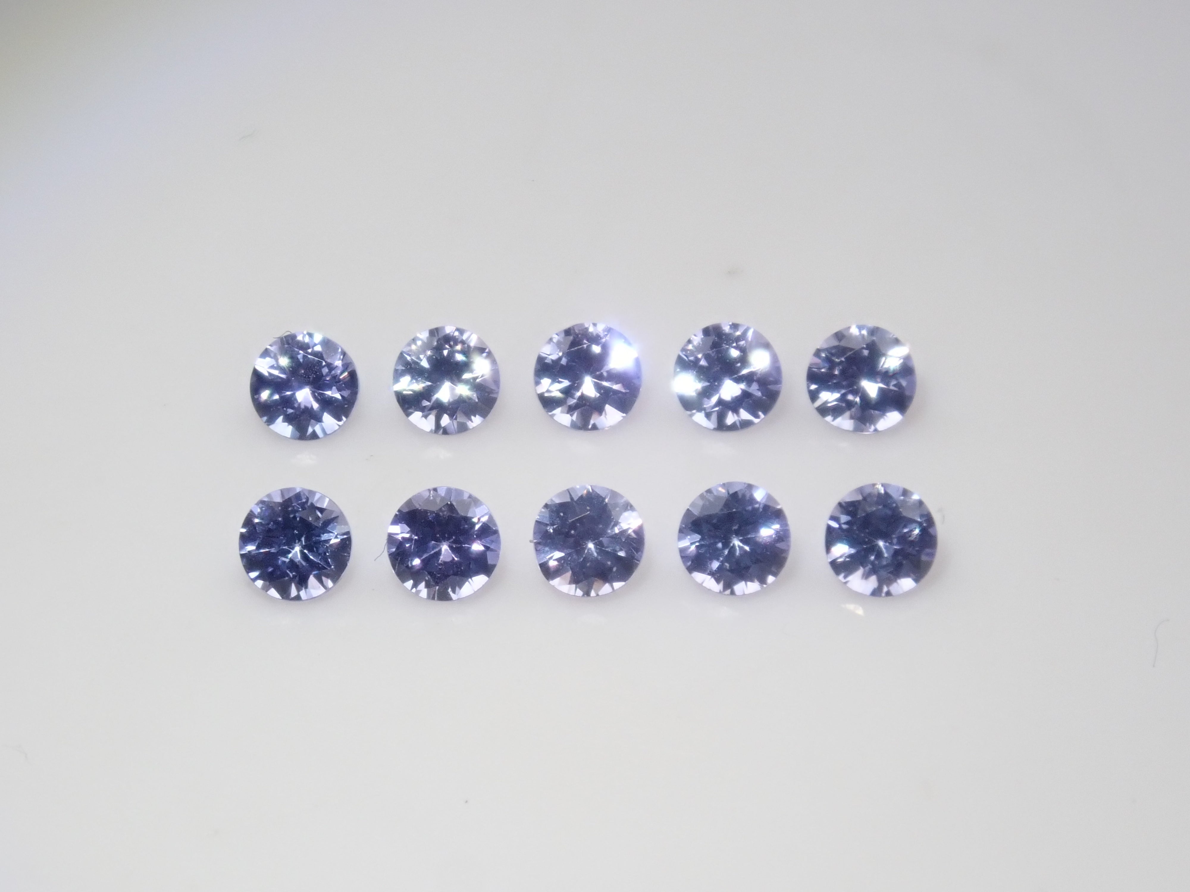 【3/30 22時販売】タンザニア産タンザナイト2石セット(2mm,ラウンドカット)《複数購入割引有》