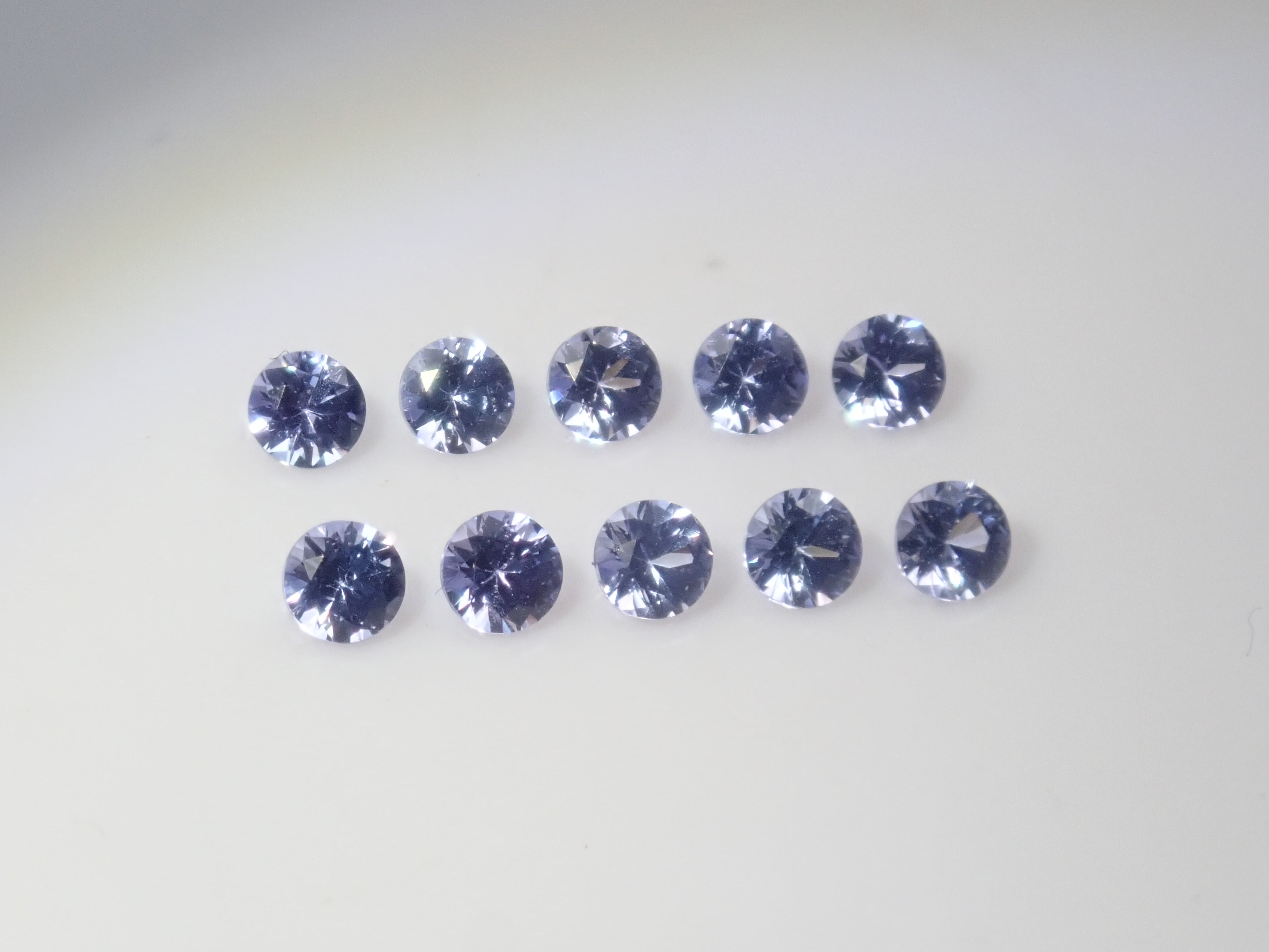 【3/30 22時販売】タンザニア産タンザナイト2石セット(2mm,ラウンドカット)《複数購入割引有》