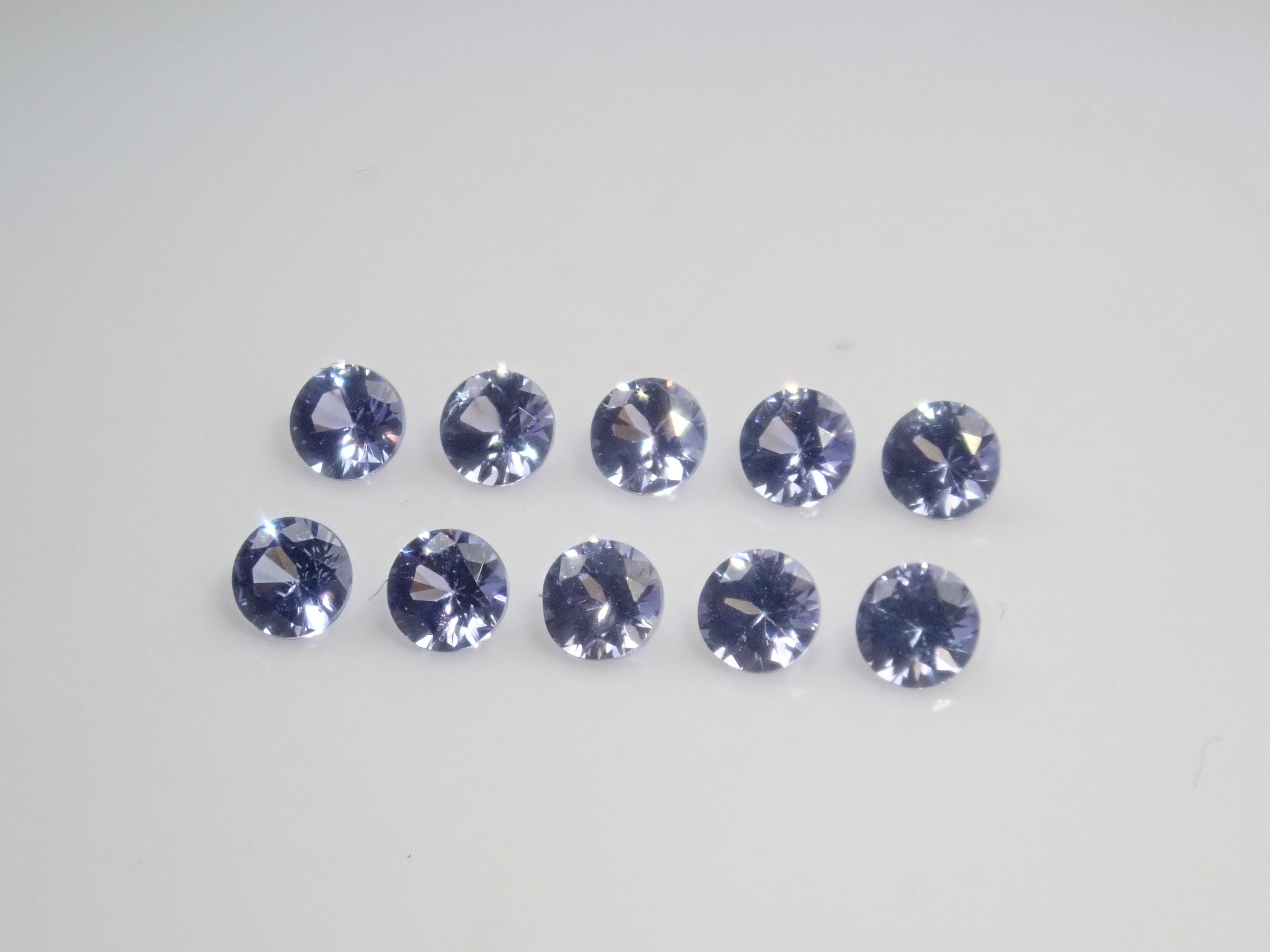 【3/30 22時販売】タンザニア産タンザナイト2石セット(2mm,ラウンドカット)《複数購入割引有》