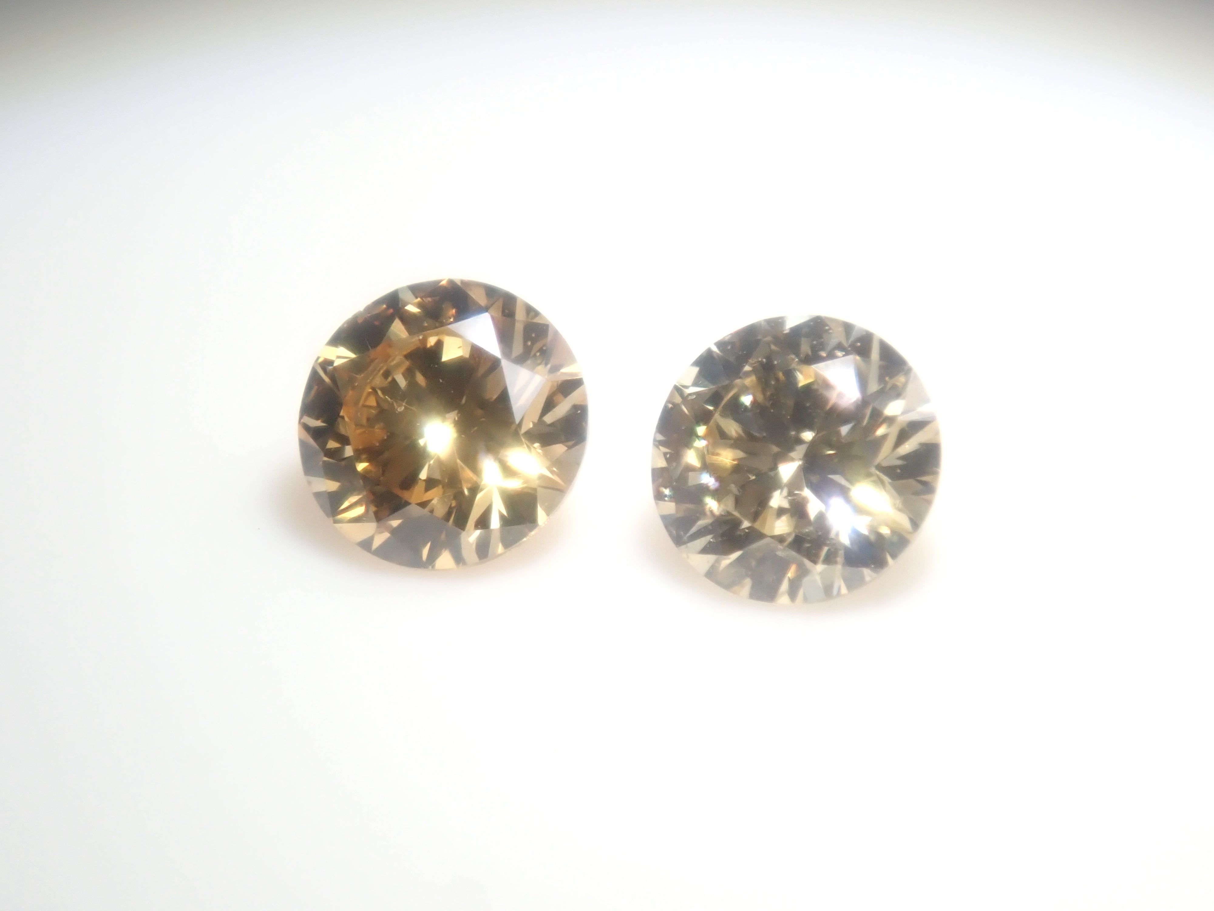 【7/26 22時販売】《限定16石》通常55,800円の0.706ct FANCY DEEP ORANGY YELLOW含むイエローダイヤガチャ《複数購入割引有》