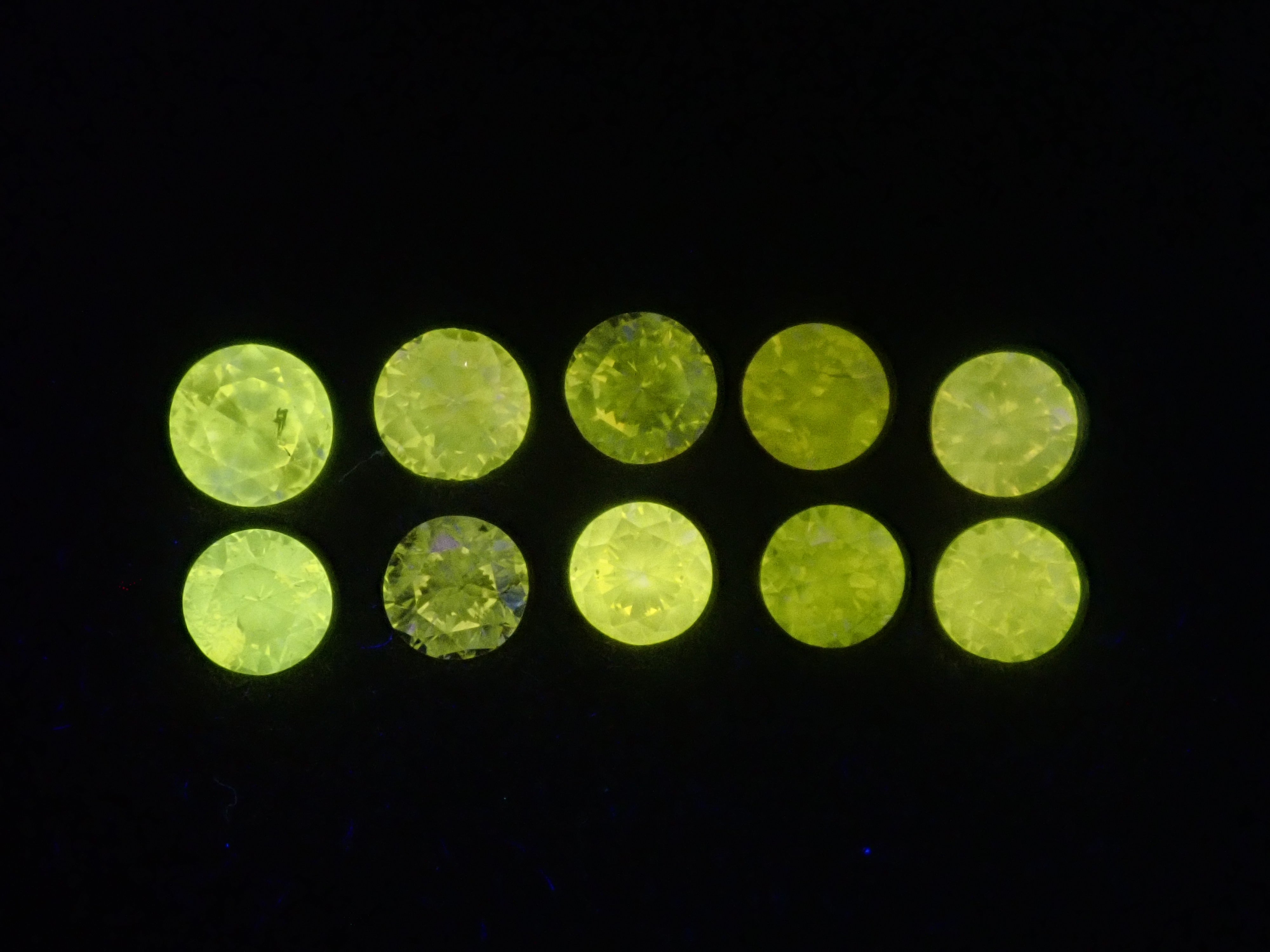 【1/25 22時販売】《限定13石》通常32,800円の0.16ct FANCY VIVIDカラー(中宝ソーティング付)も含む イエローダイヤモンドガチャ1石ルース《複数購入割引有》