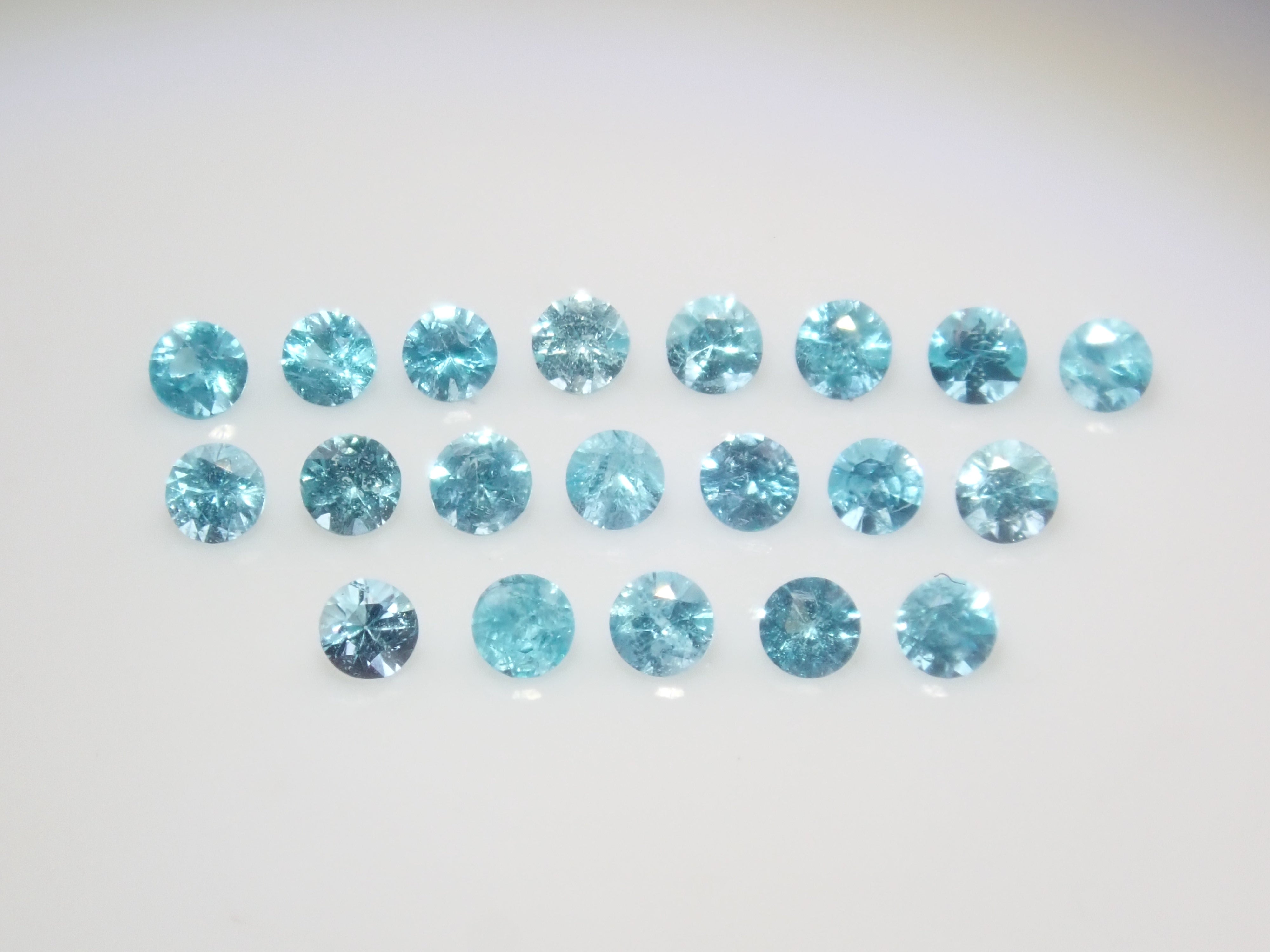 《僅剩少量》 巴西帕拉伊巴碧璽(Batalia)Gacha💎1.2mm 每10顆寶石中就有1顆含有Cu&Mn(CuO:2.1%、MnO:0.9%/CuO:1.6%、MnO:1.5%) 《可享多次購買折扣》