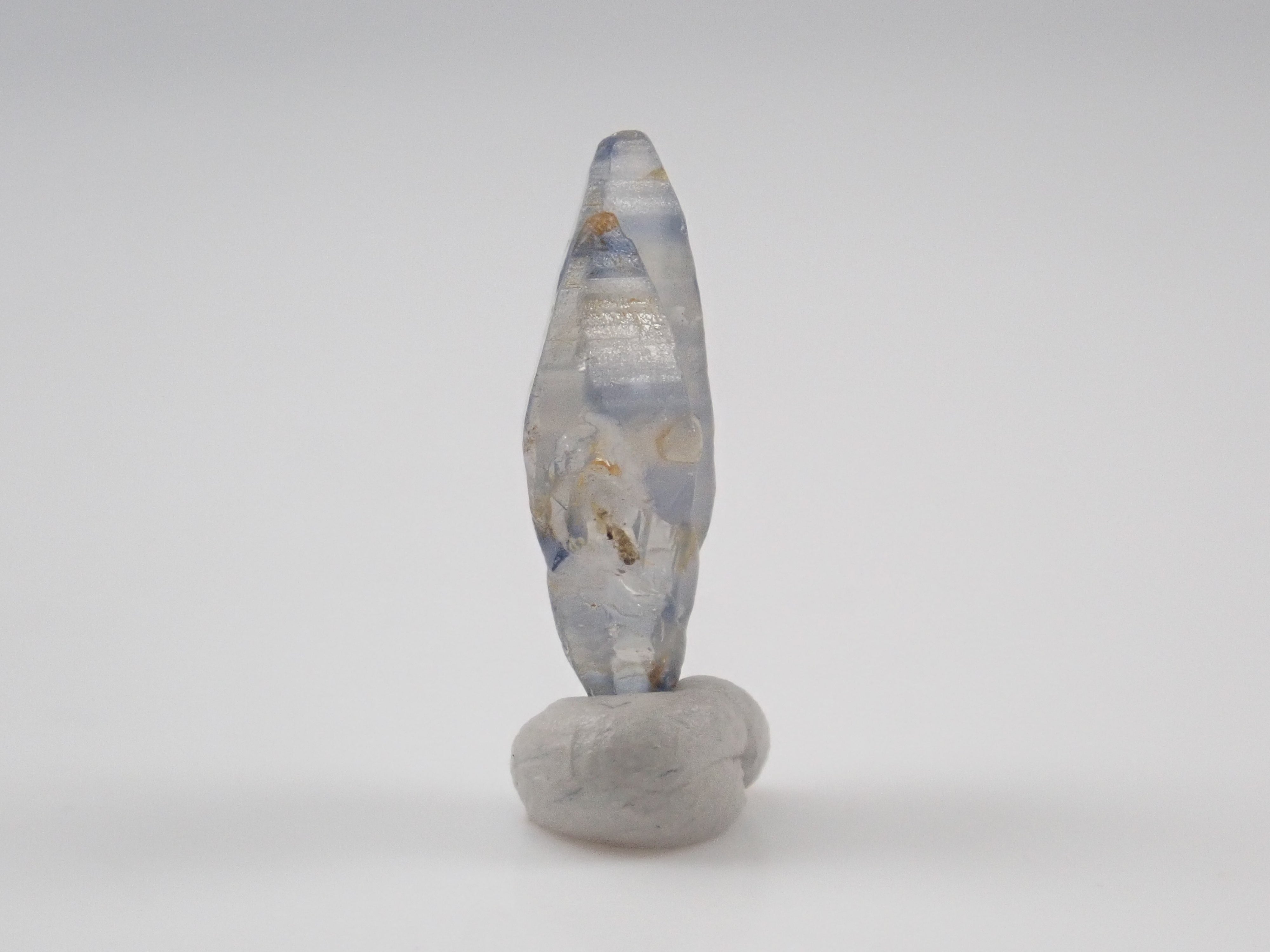 スリランカ産グラスボディ(サファイアクリスタル) 2.754ct原石