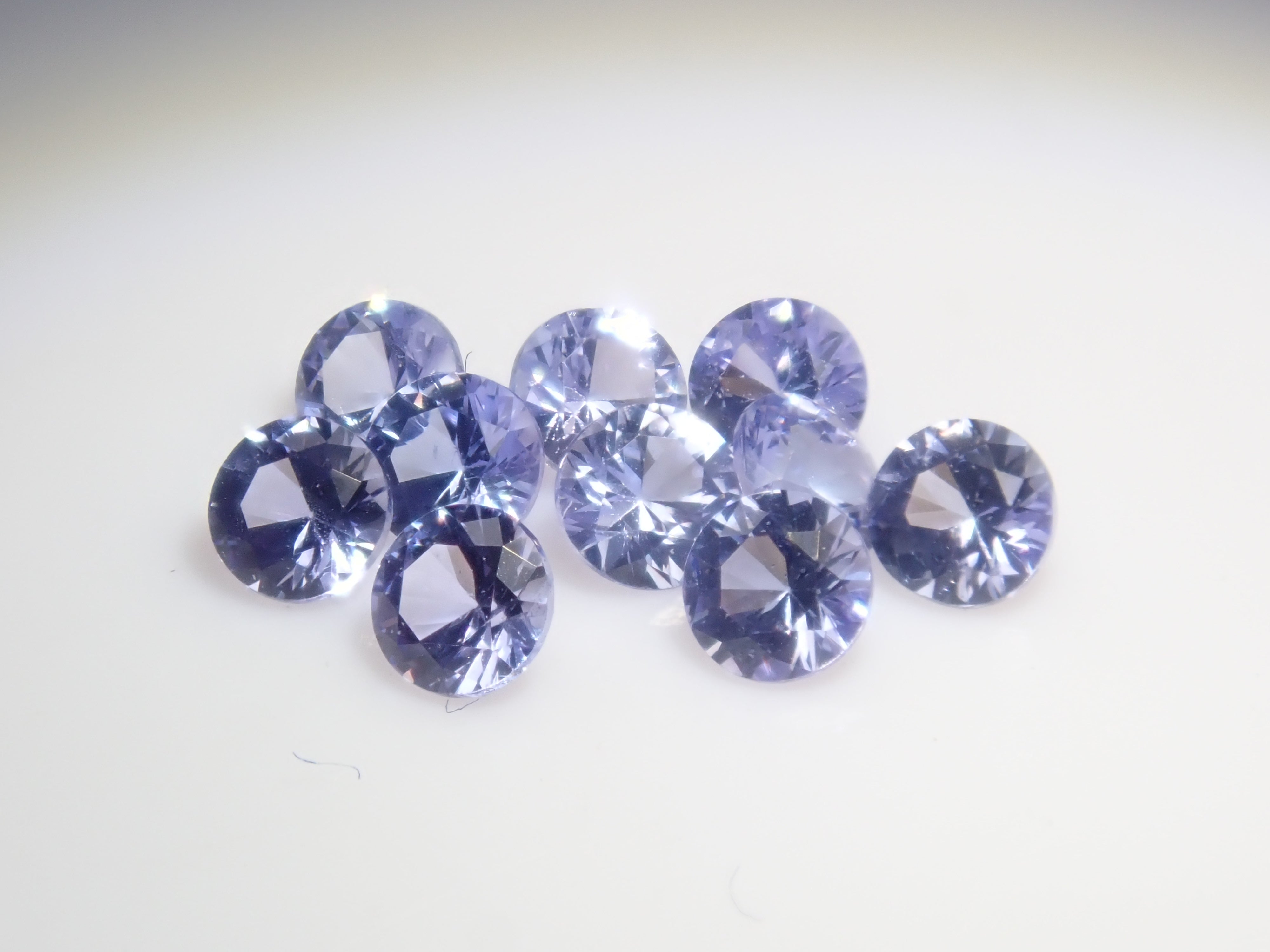 【3/30 22時販売】タンザニア産タンザナイト2石セット(2mm,ラウンドカット)《複数購入割引有》