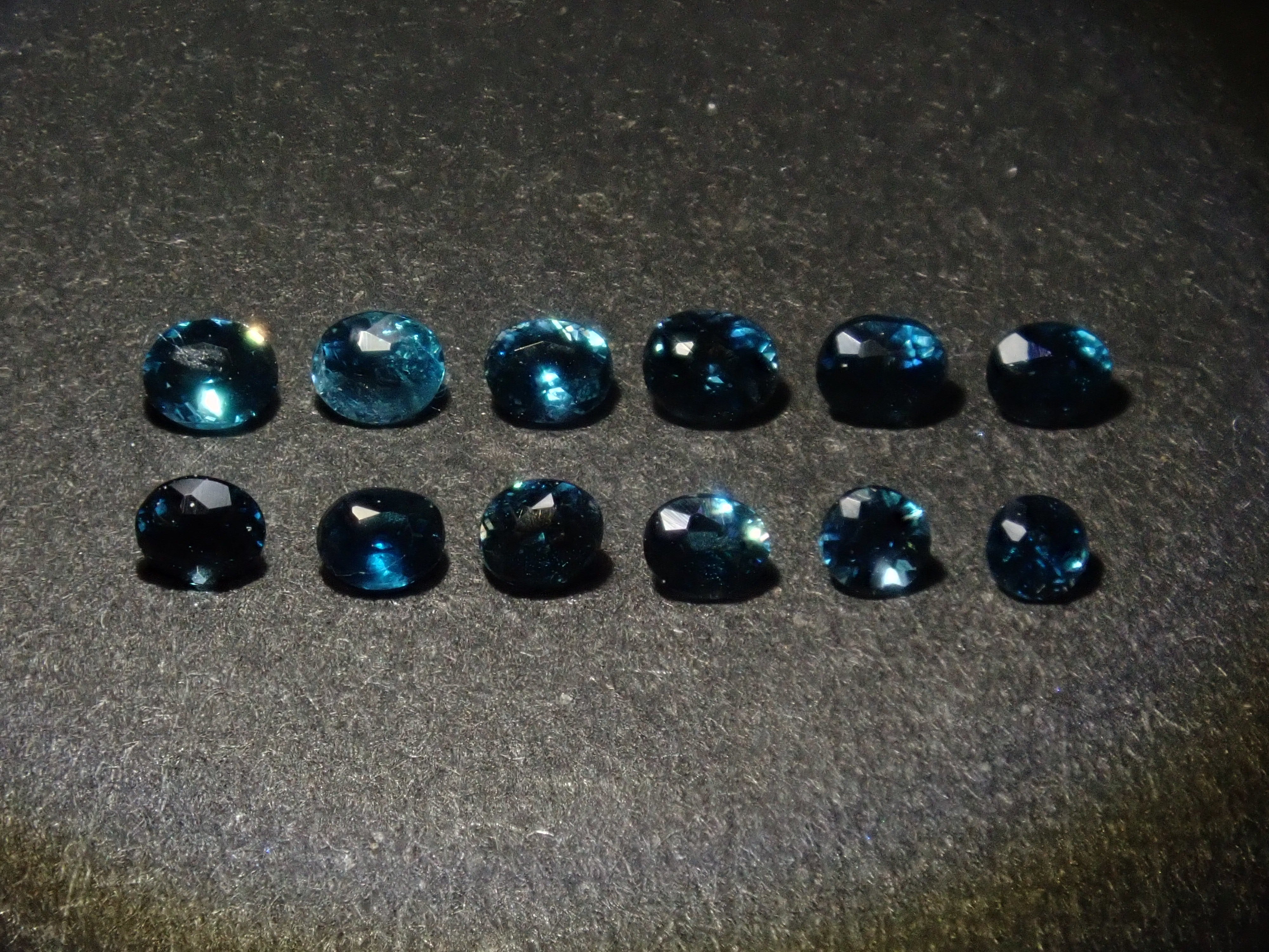【8/24 22時販売】《限定12石》マダガスカル産サファリン1石ルース(平均0.035ct,全石鑑別書付き))《複数購入割引有》