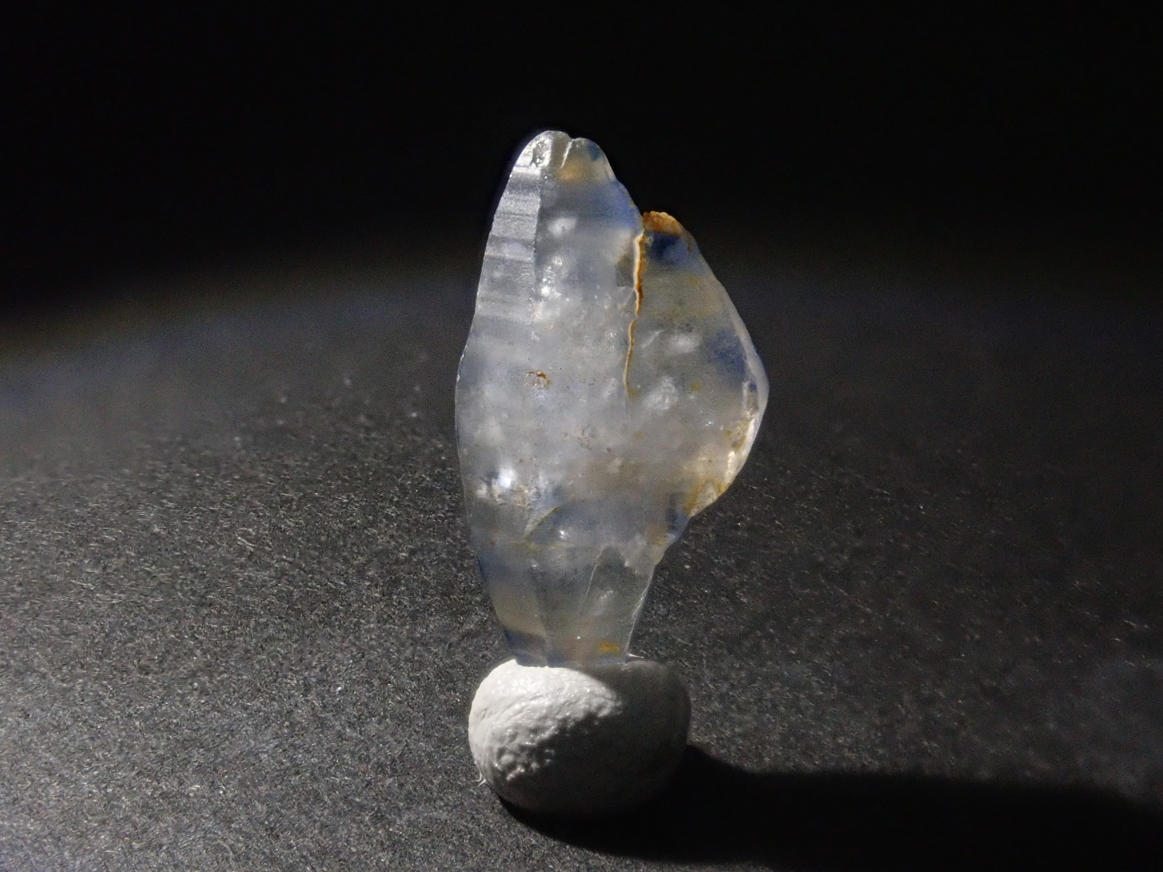 スリランカ産グラスボディ(サファイアクリスタル) 2.754ct原石