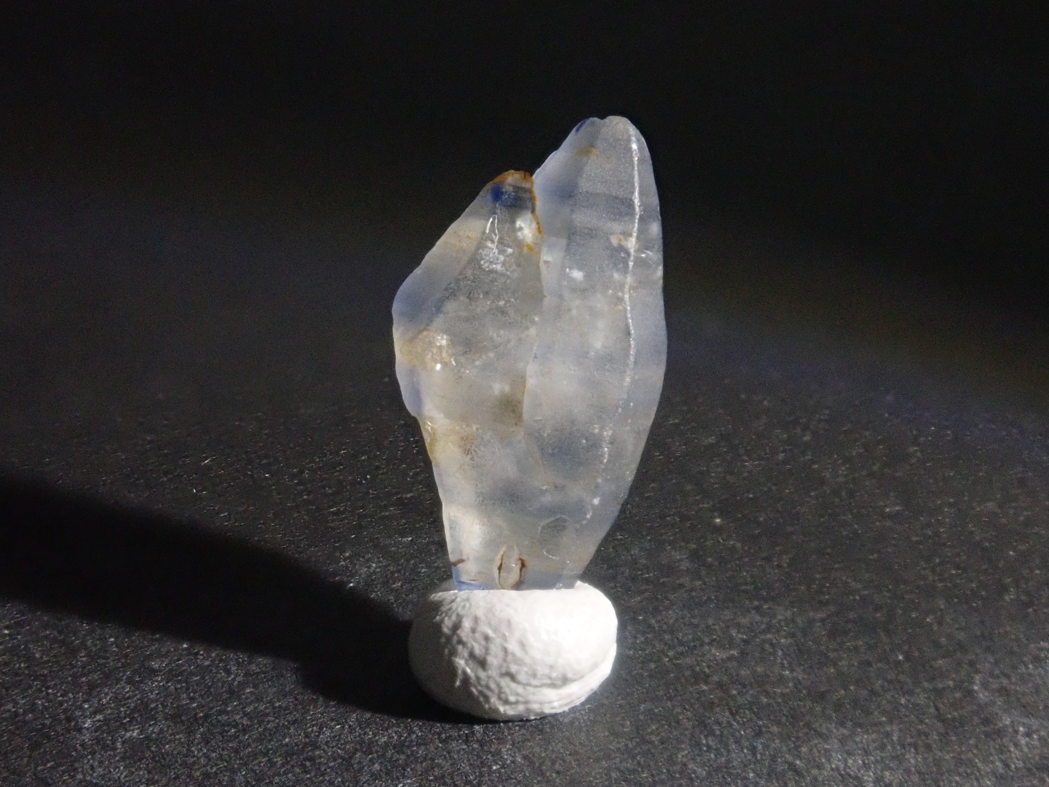 スリランカ産グラスボディ(サファイアクリスタル) 2.754ct原石