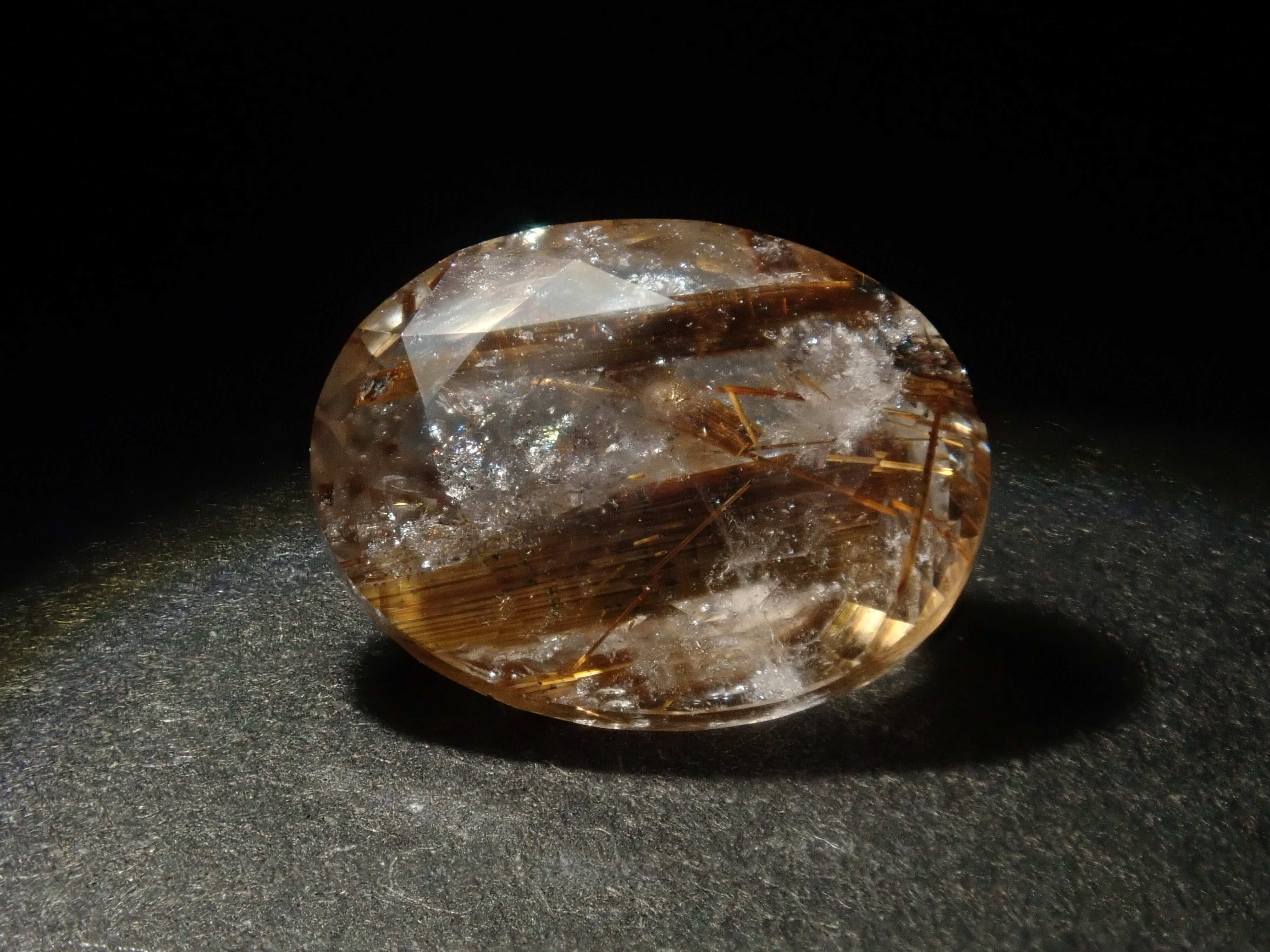 巴西銅金紅石石英 2.073 克拉裸石