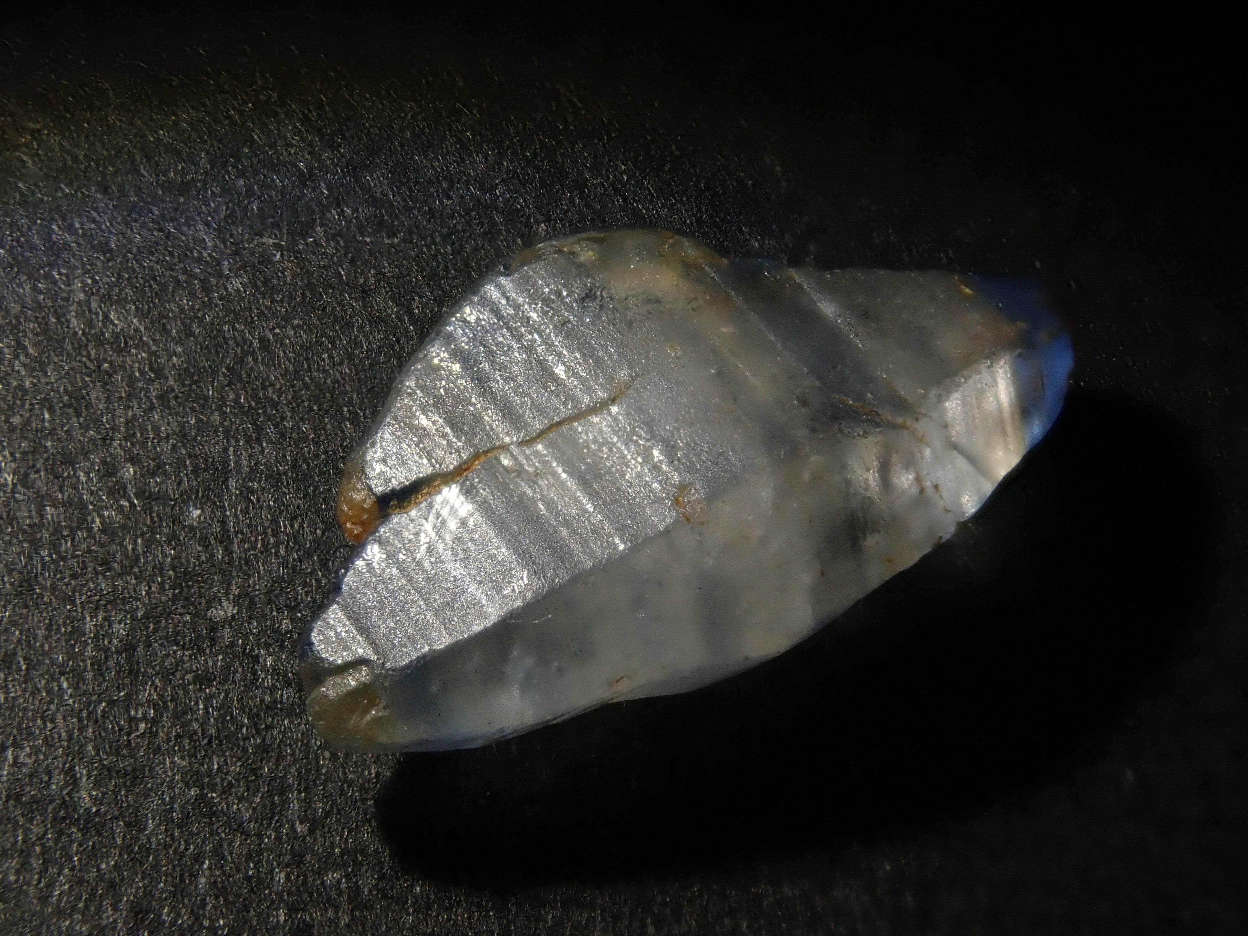 スリランカ産グラスボディ(サファイアクリスタル) 2.754ct原石