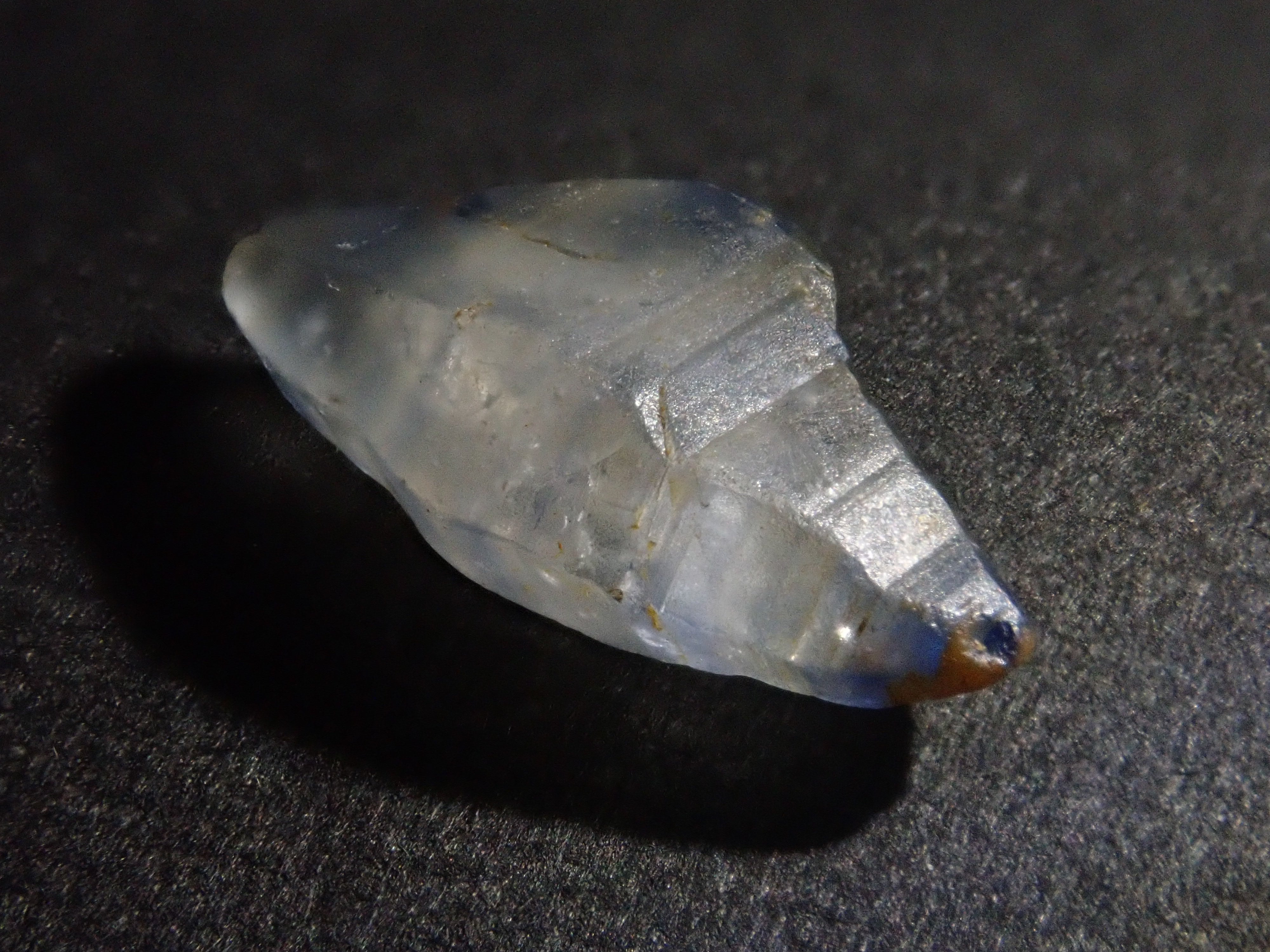 スリランカ産グラスボディ(サファイアクリスタル) 2.754ct原石