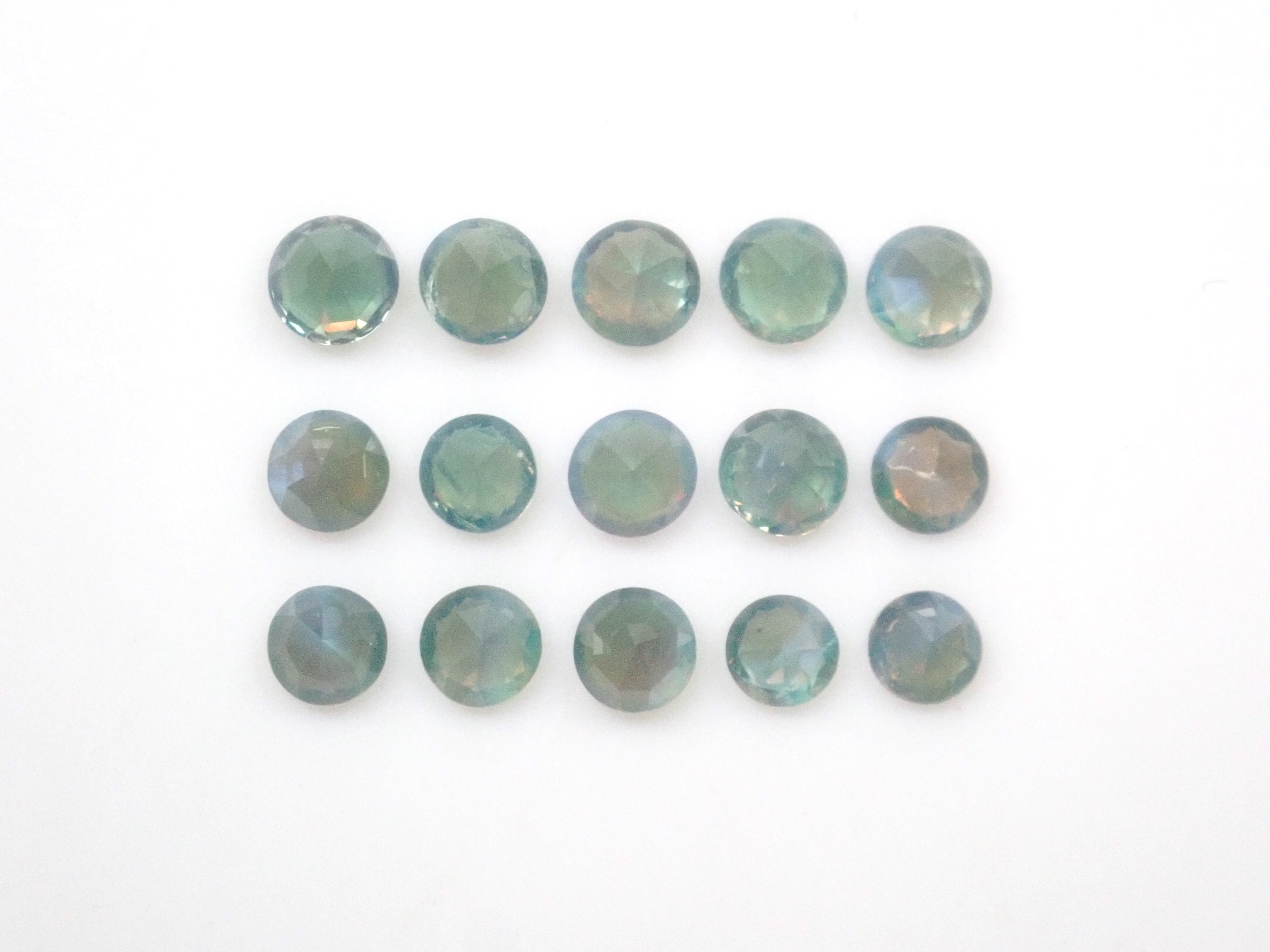 【10/3 22時販売】《限定15石》ブラジル産シルキーアレキサンドライト1石ルース(2.5-3.0mm,ラウンドカット)《複数購入割引有》