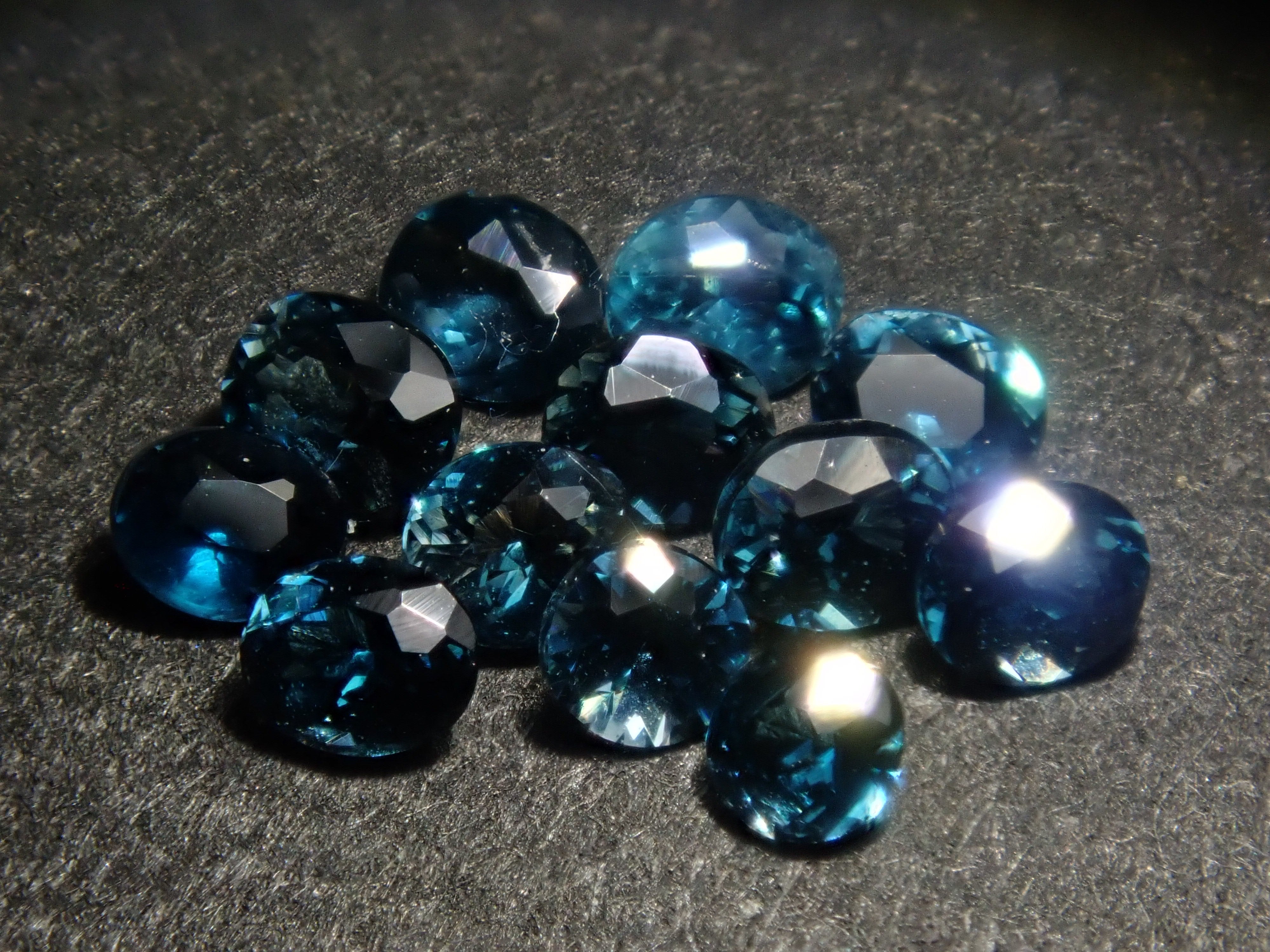 【8/24 22時販売】《限定12石》マダガスカル産サファリン1石ルース(平均0.035ct,全石鑑別書付き))《複数購入割引有》