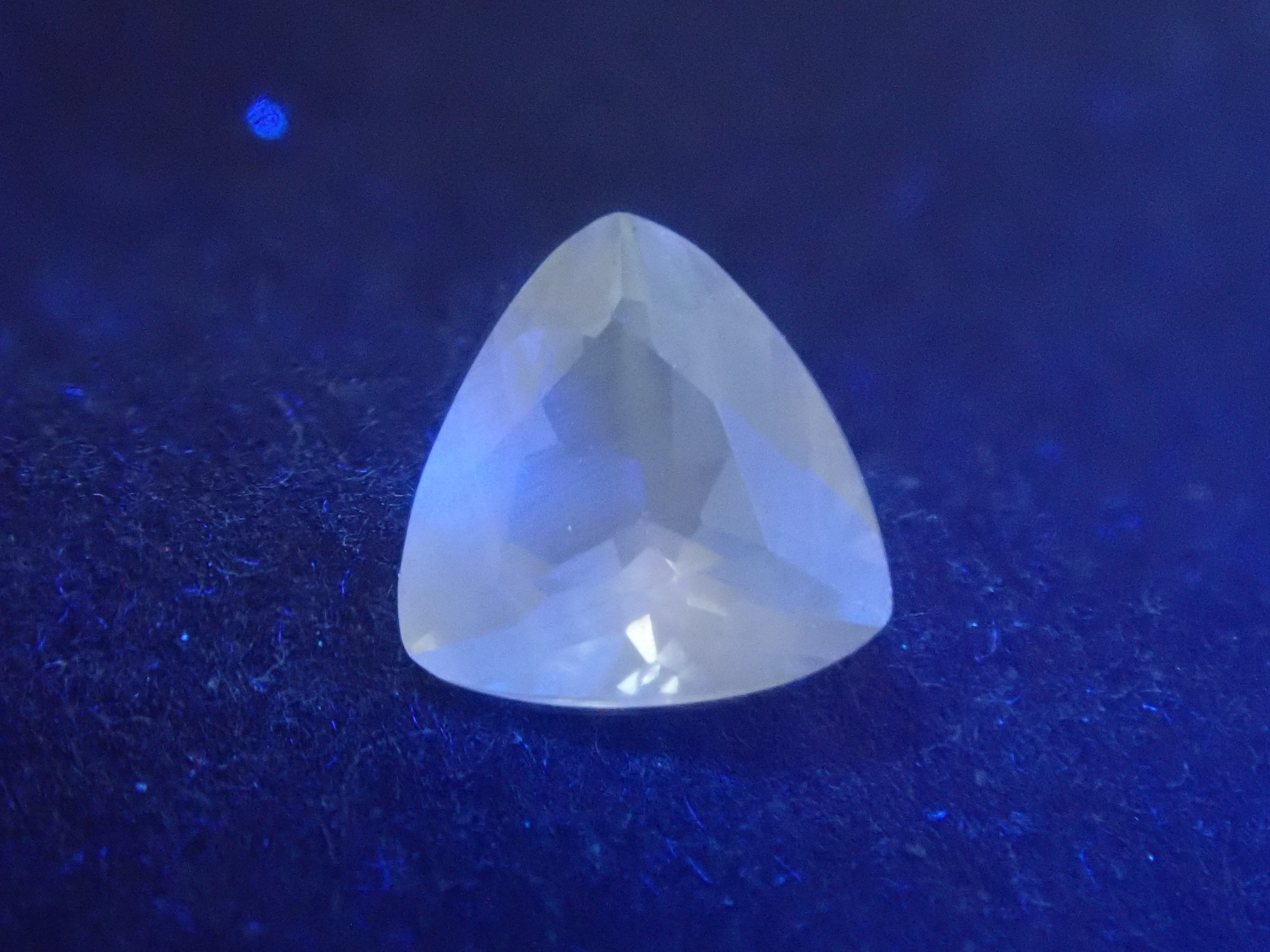 限量 15 顆寶石 磷灰石 Gacha💎 津巴布韋磷灰石、紫色磷灰石等 1 顆散石(有瑕疵) 可享多次購買折扣