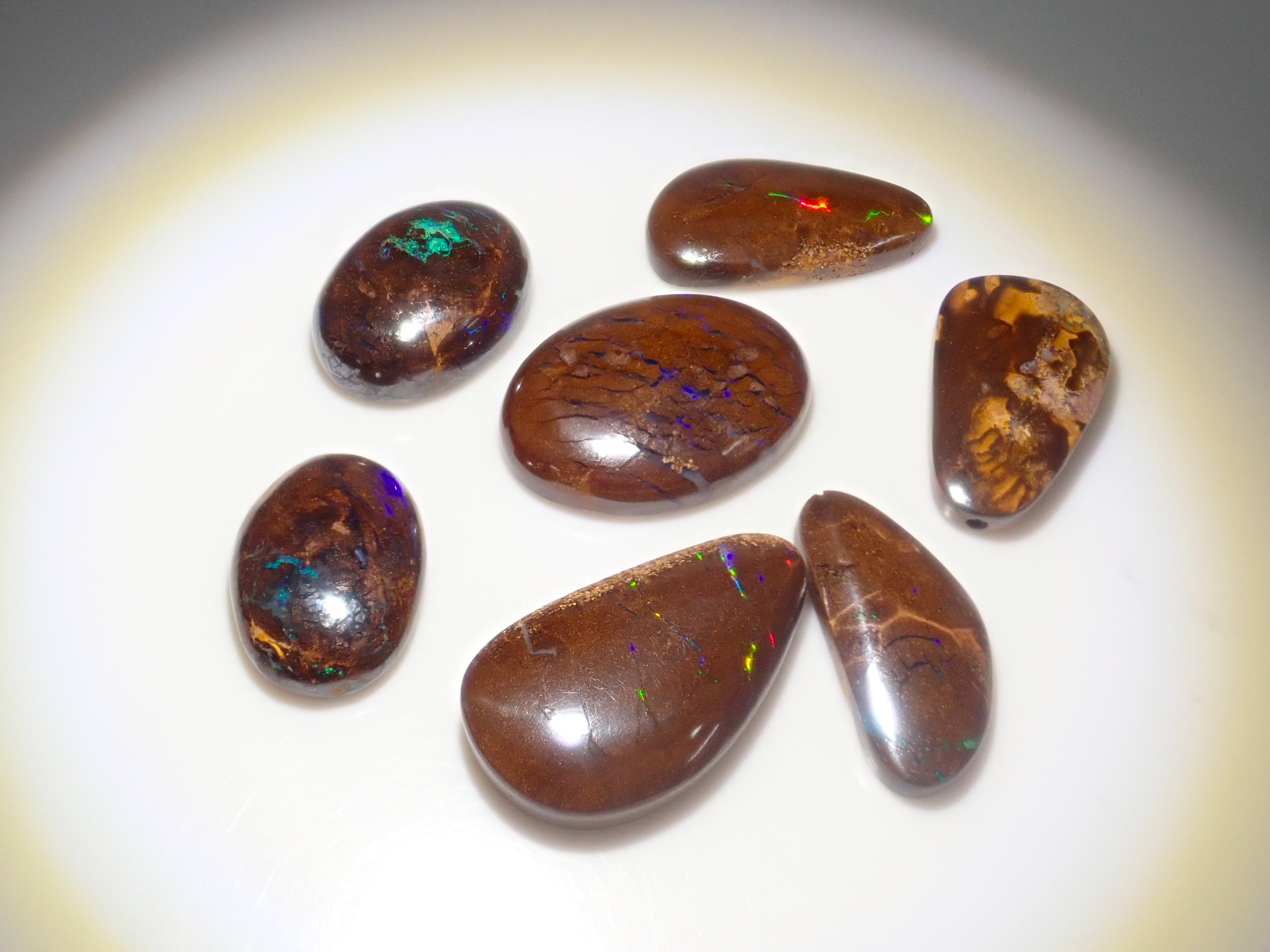 《限定7石》オーストラリア産アイアンオパール1石ルース(平均7ct,10月誕生石オパール)《複数購入割引有》