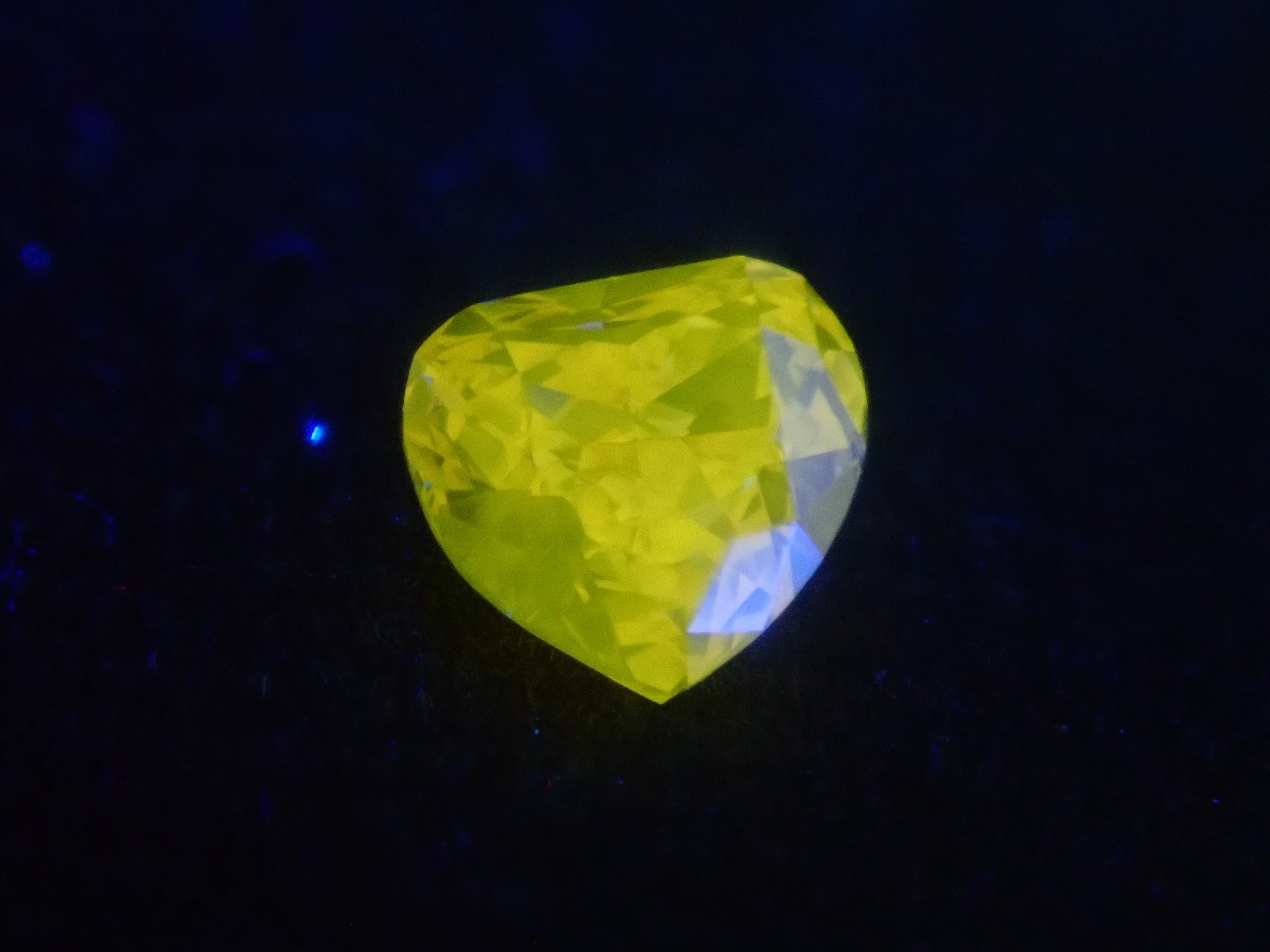 【7/26 22時販売】《限定16石》通常55,800円の0.706ct FANCY DEEP ORANGY YELLOW含むイエローダイヤガチャ《複数購入割引有》