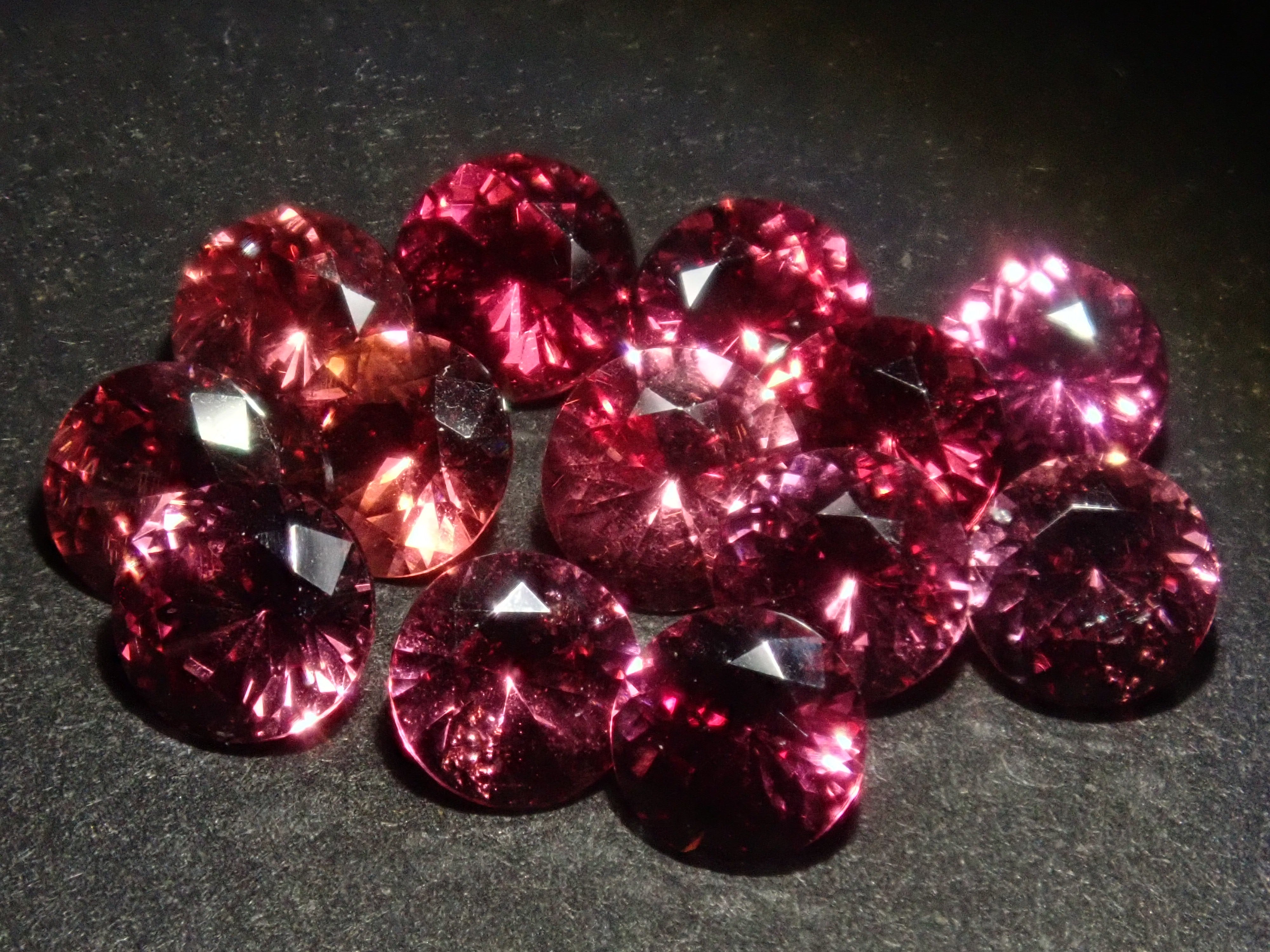 【2/15 22時販売】《限定13石》スリランカ産ロードライトガーネット3.5mm1石ルース(サンジェ氏カット)《複数購入割引有》