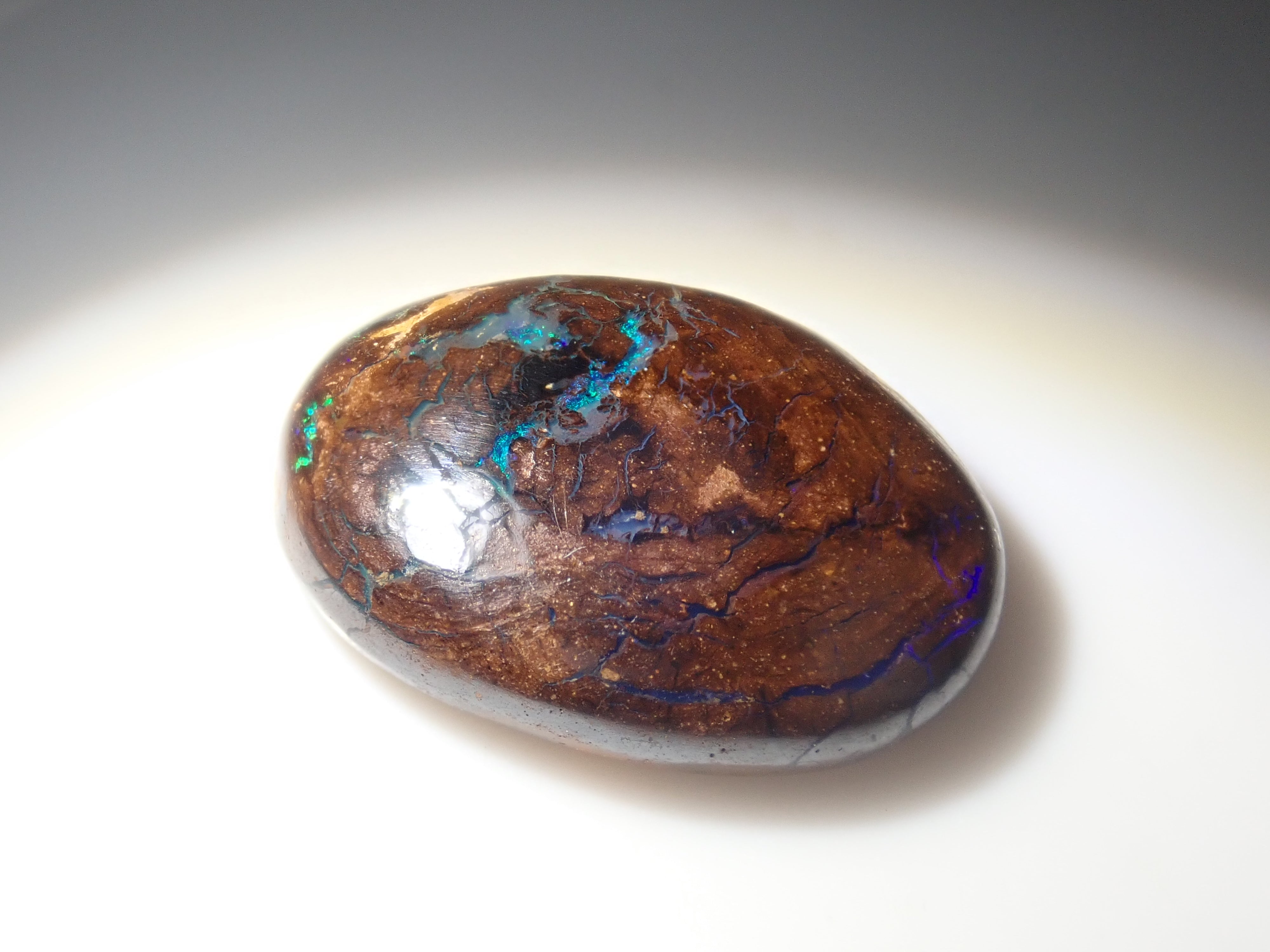 《限定7石》オーストラリア産アイアンオパール1石ルース(平均7ct,10月誕生石オパール)《複数購入割引有》