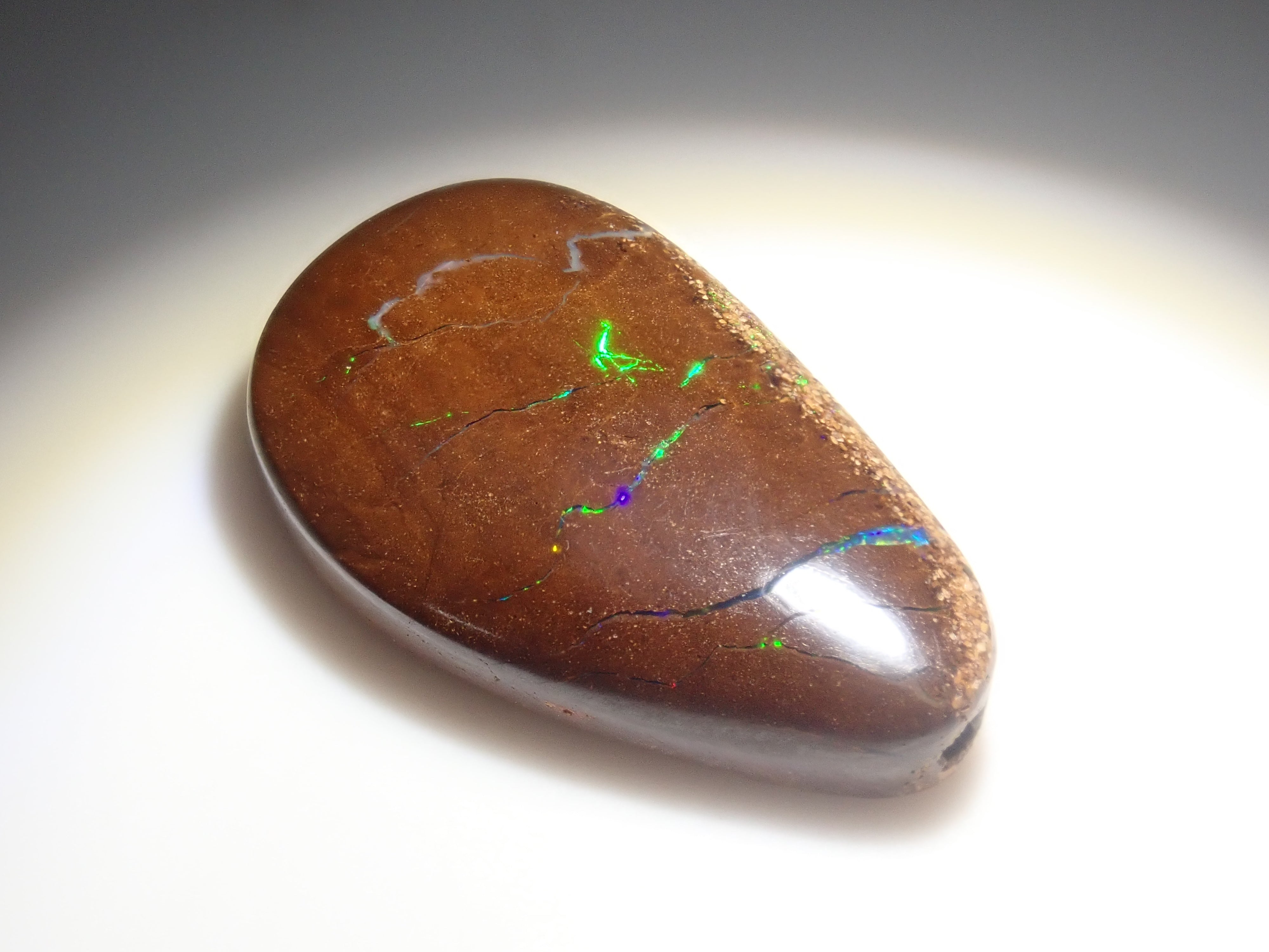 《限定7石》オーストラリア産アイアンオパール1石ルース(平均7ct,10月誕生石オパール)《複数購入割引有》