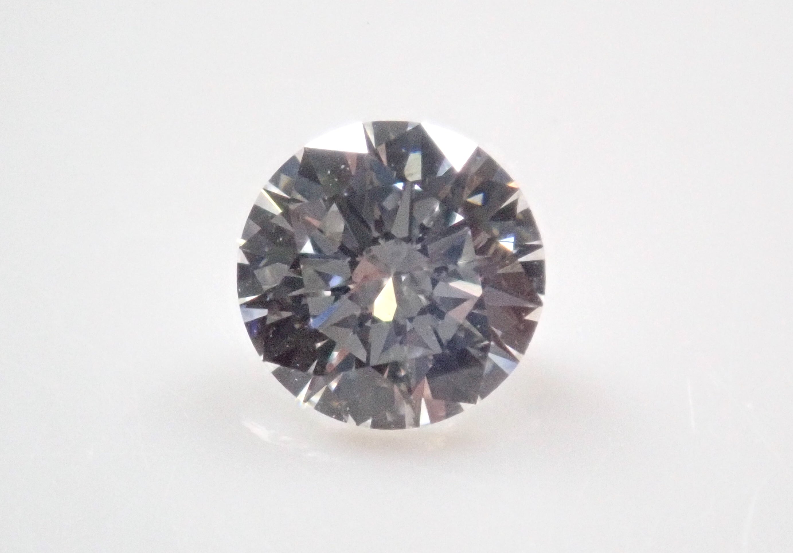 インターナリーフローレスダイヤモンド(H&C) 4.45mm/0.305ctルース(F, IF, 3Excellent H&C) GIA&中宝