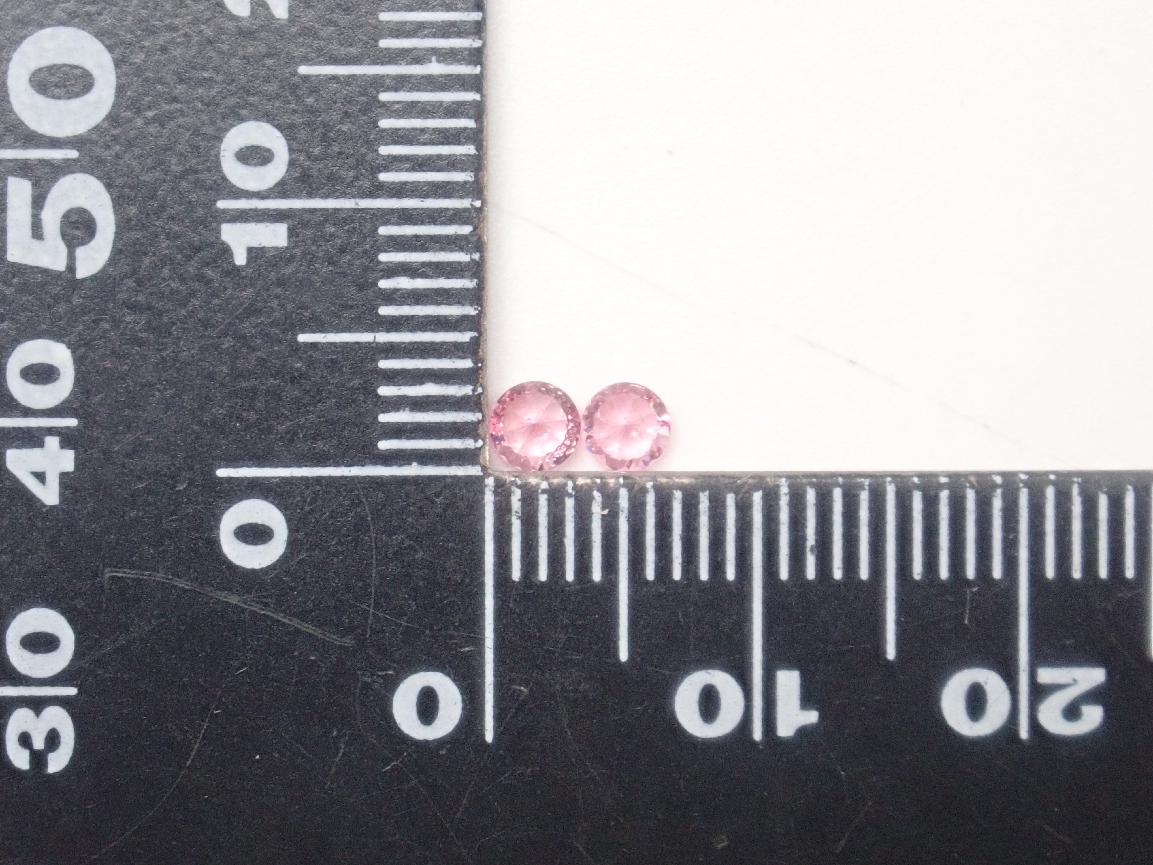【適合初學者】寶石扭蛋💎 斯里蘭卡拋光工匠Sanjay切割的寶石1塊(鉻碧璽、瑪亨格尖晶石等) 散裝1塊【多買有折扣】