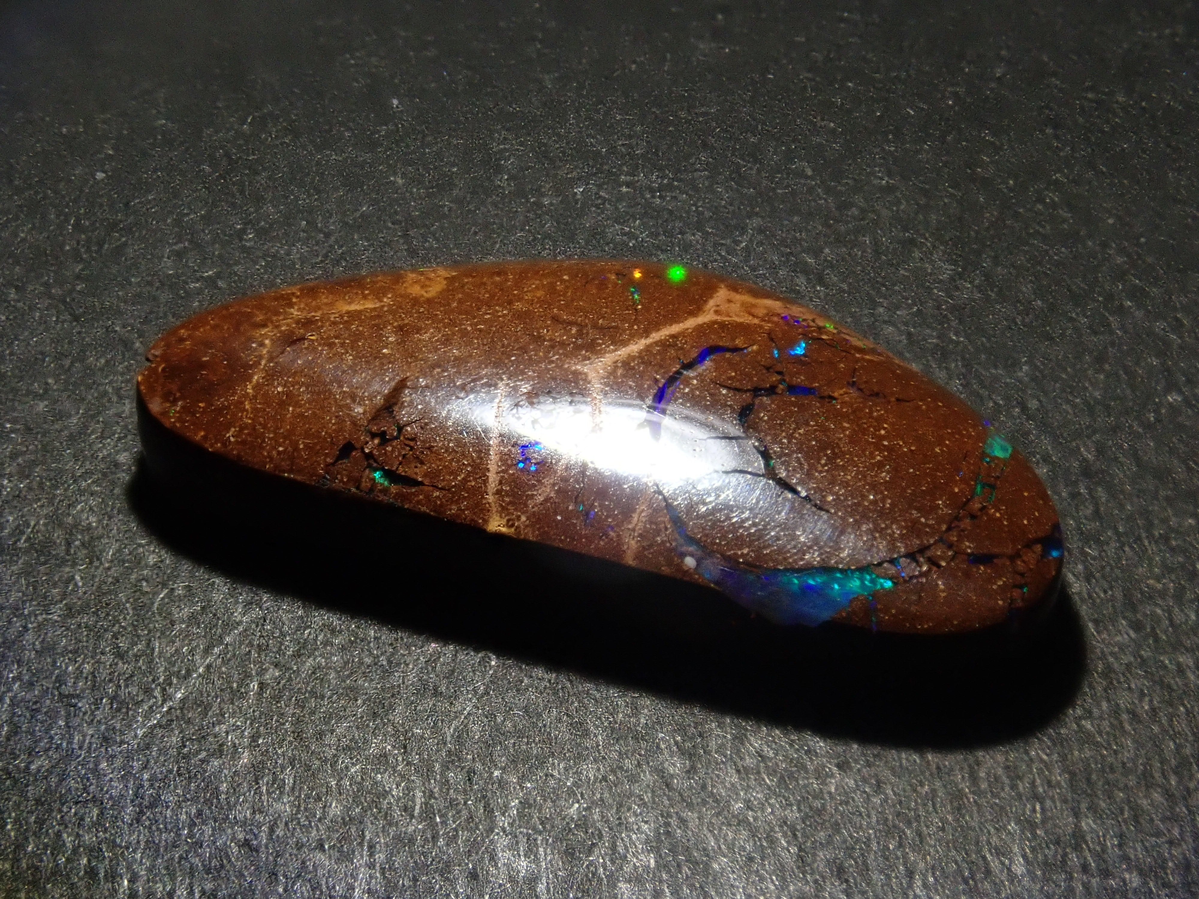 《限定7石》オーストラリア産アイアンオパール1石ルース(平均7ct,10月誕生石オパール)《複数購入割引有》