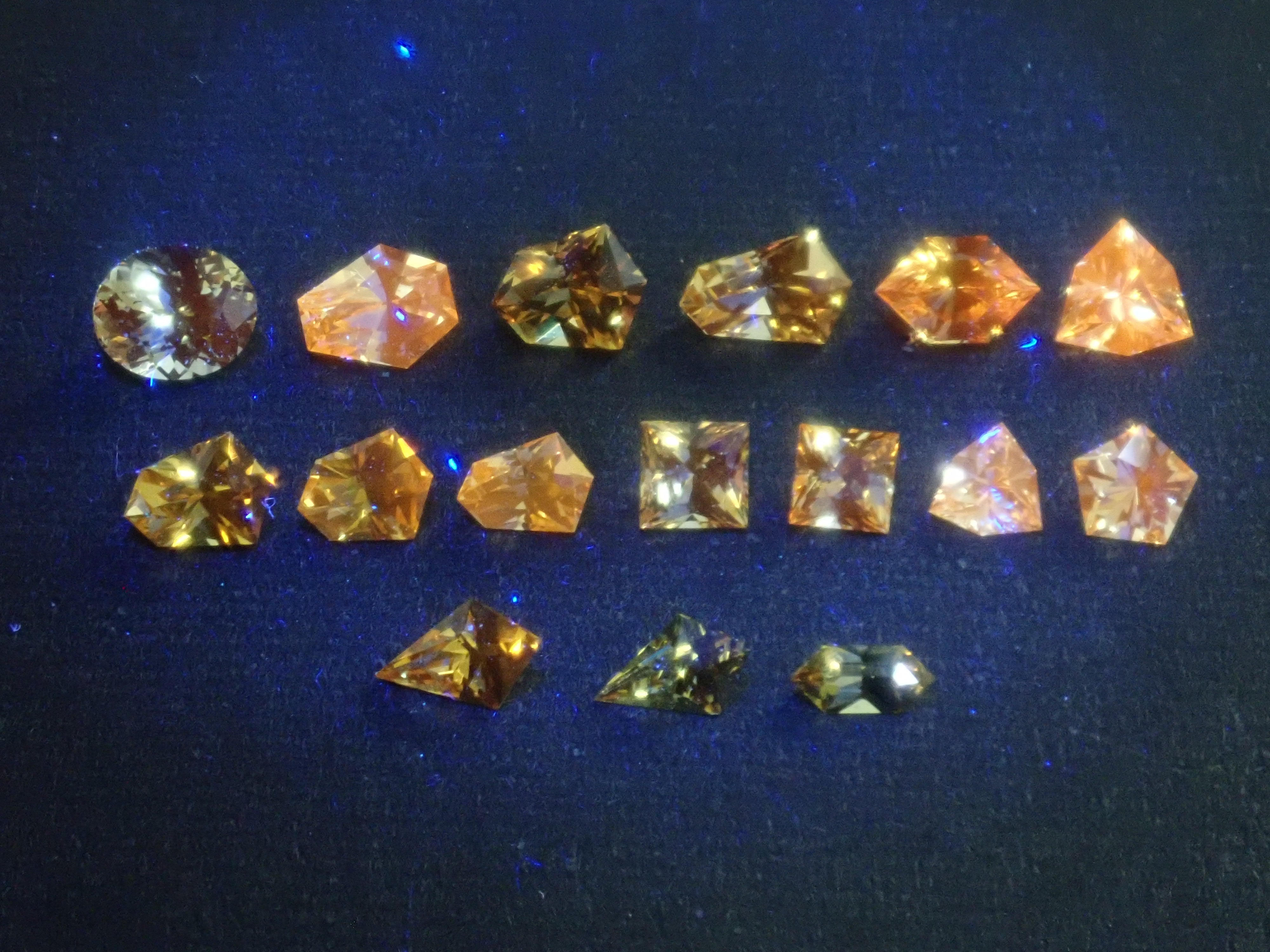 【1/24 22時販売】《限定16石》コーンフラワーブルーAIGS鑑別書付き、ロイヤルブルーサファイア鑑別書付きが当たる(さらに通常5,980円の美しいイエローサファイアのおまけ付き)💎ブルーサファイアガチャ《複数購入割引有》